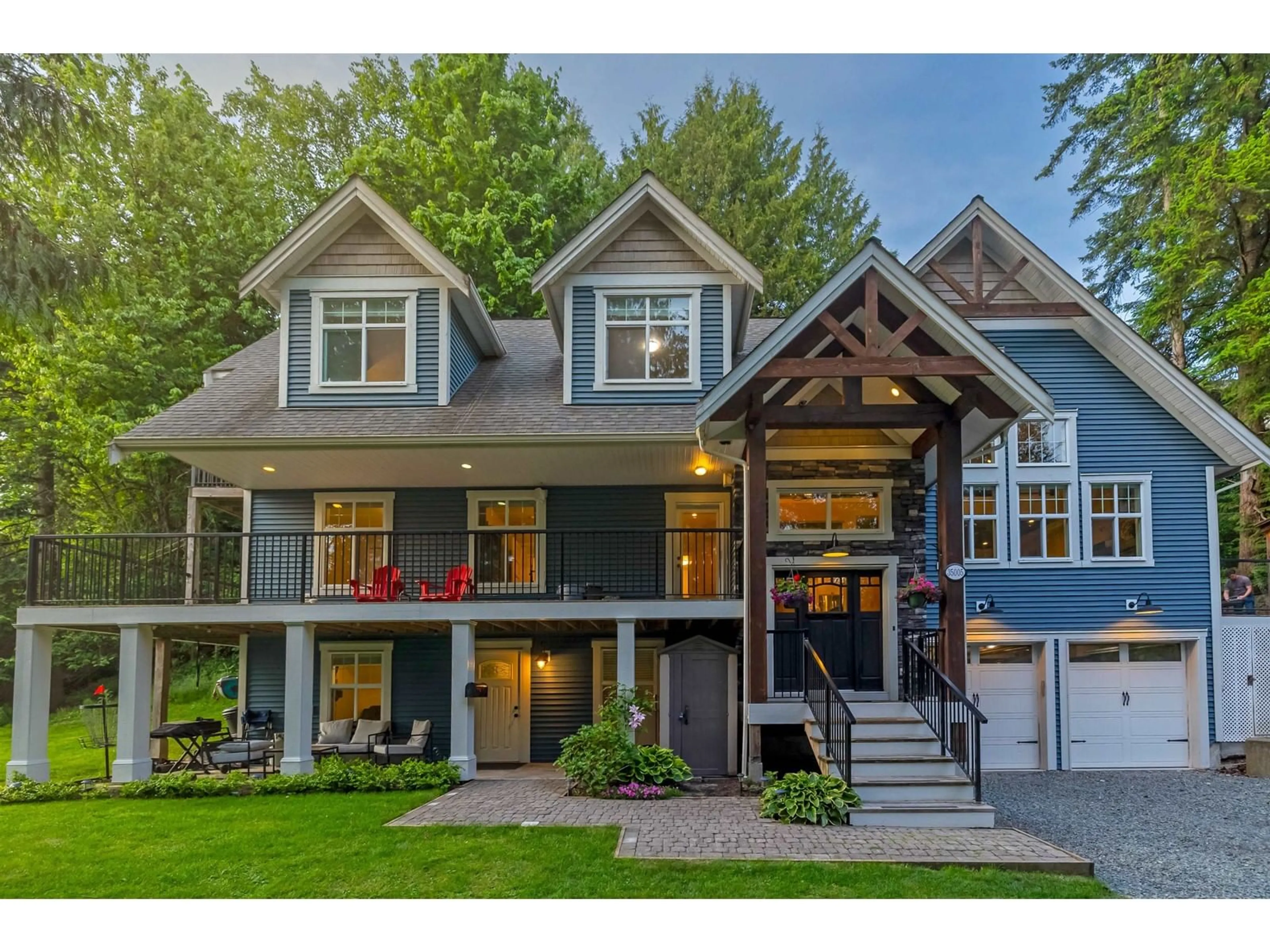 Home with vinyl exterior material, unknown for 35005 BATEMAN, Abbotsford British Columbia V2S7Y8