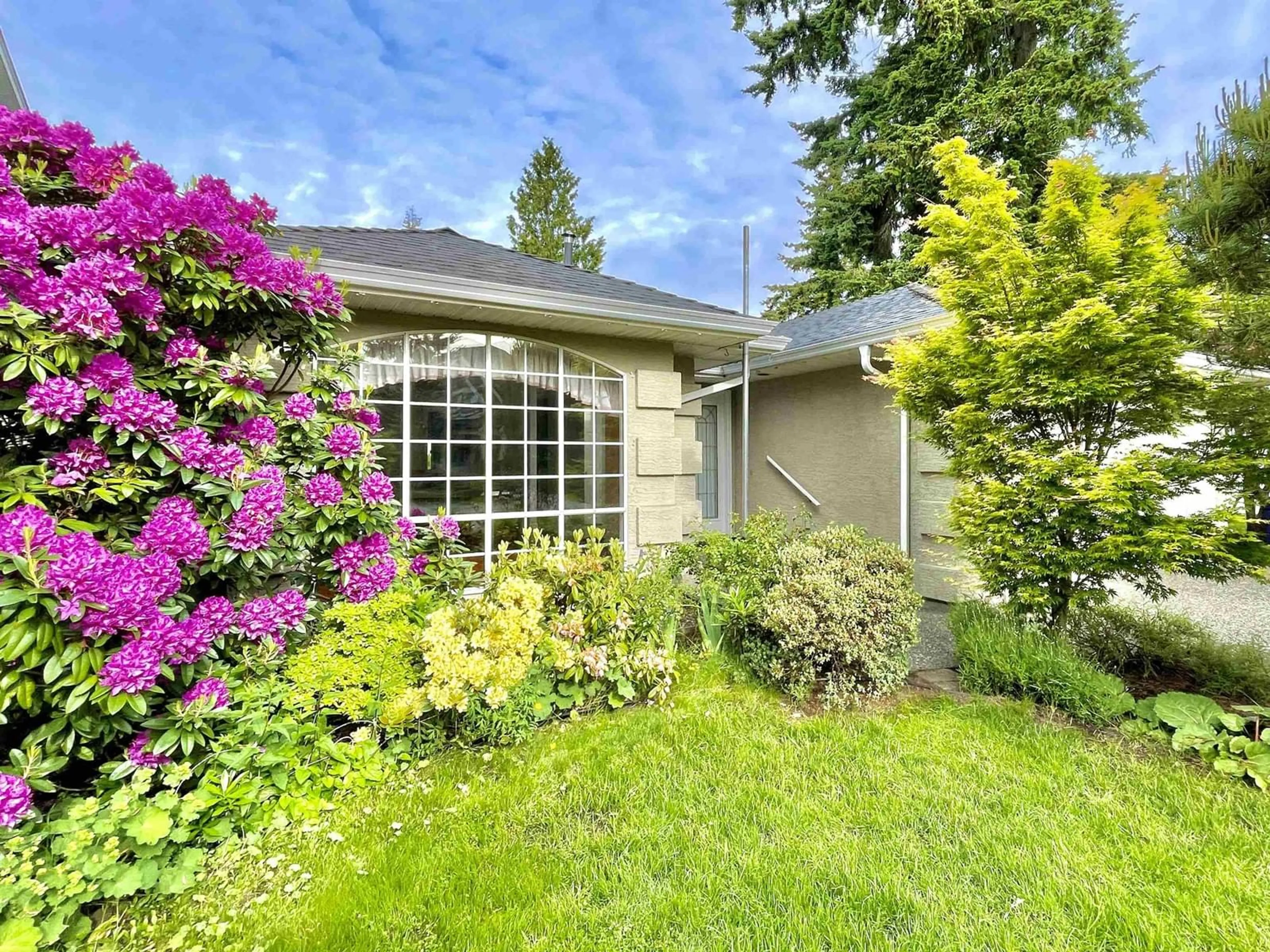 Home with vinyl exterior material, street for 1537 131, Surrey British Columbia V4A4B1