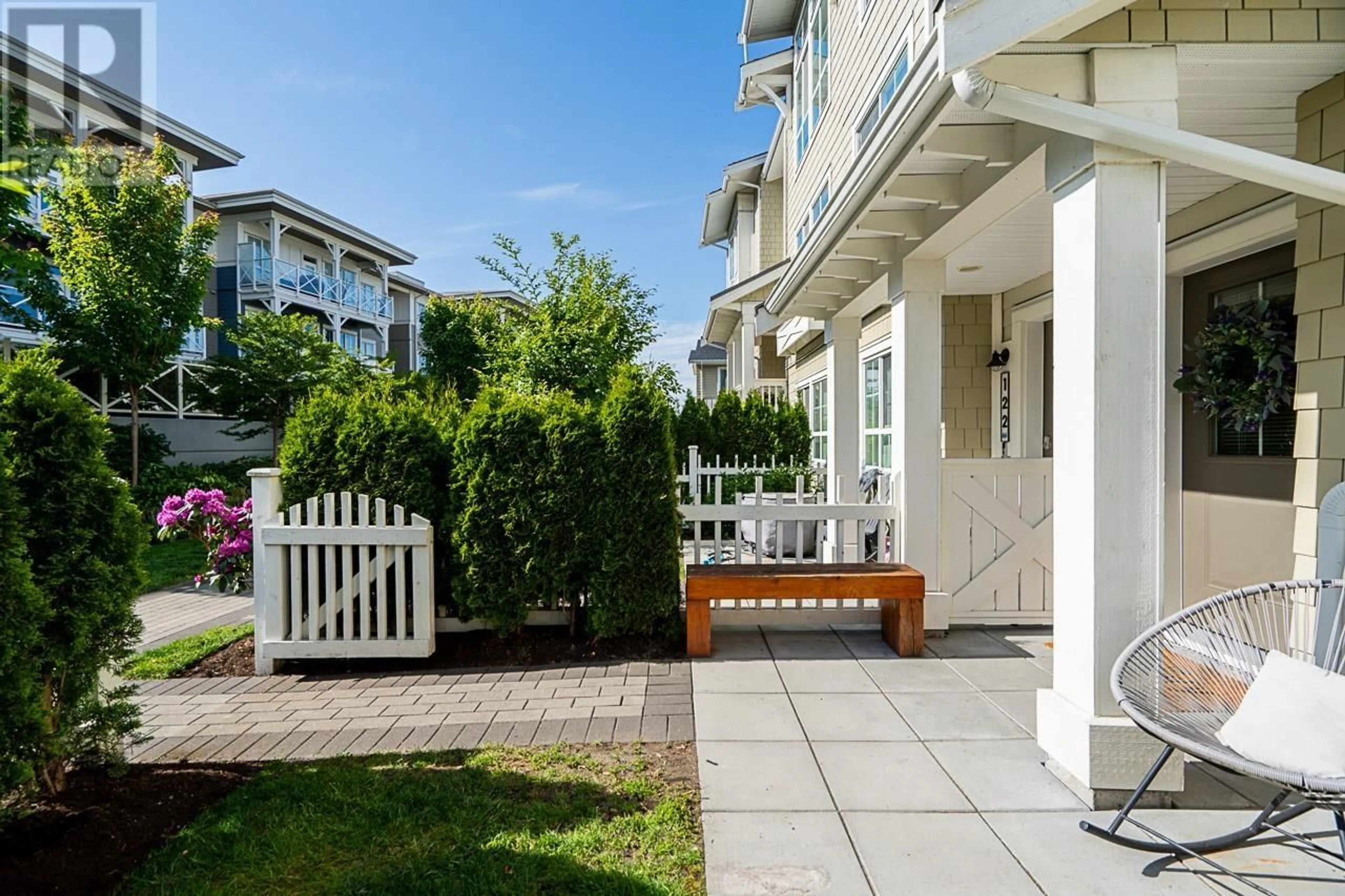 Patio, street for 121 - 5551 ADMIRAL WAY, Delta British Columbia V4K0C9