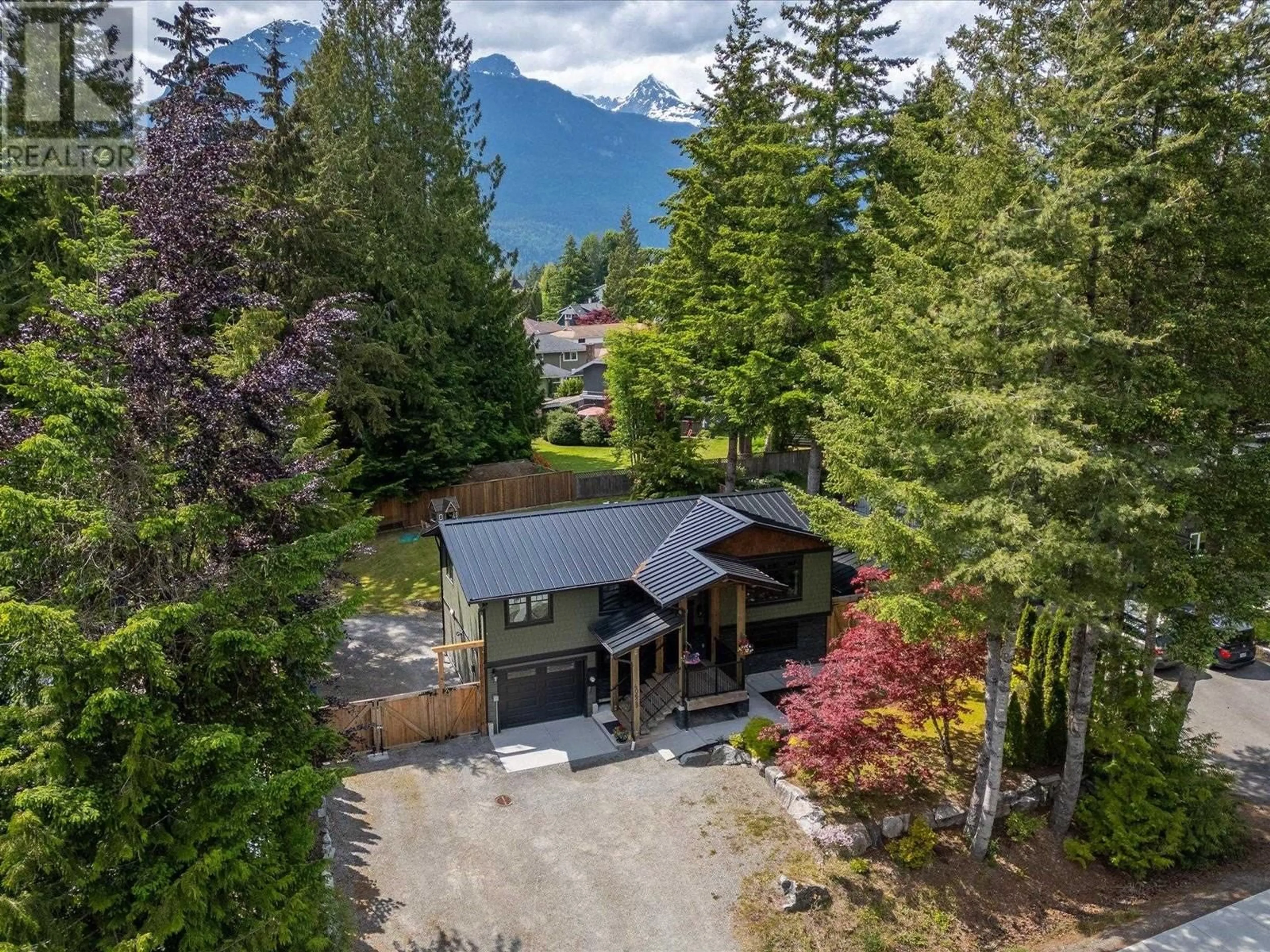 A pic from outside/outdoor area/front of a property/back of a property/a pic from drone, mountain view for 40629 PERTH DRIVE, Squamish British Columbia V0N1T0