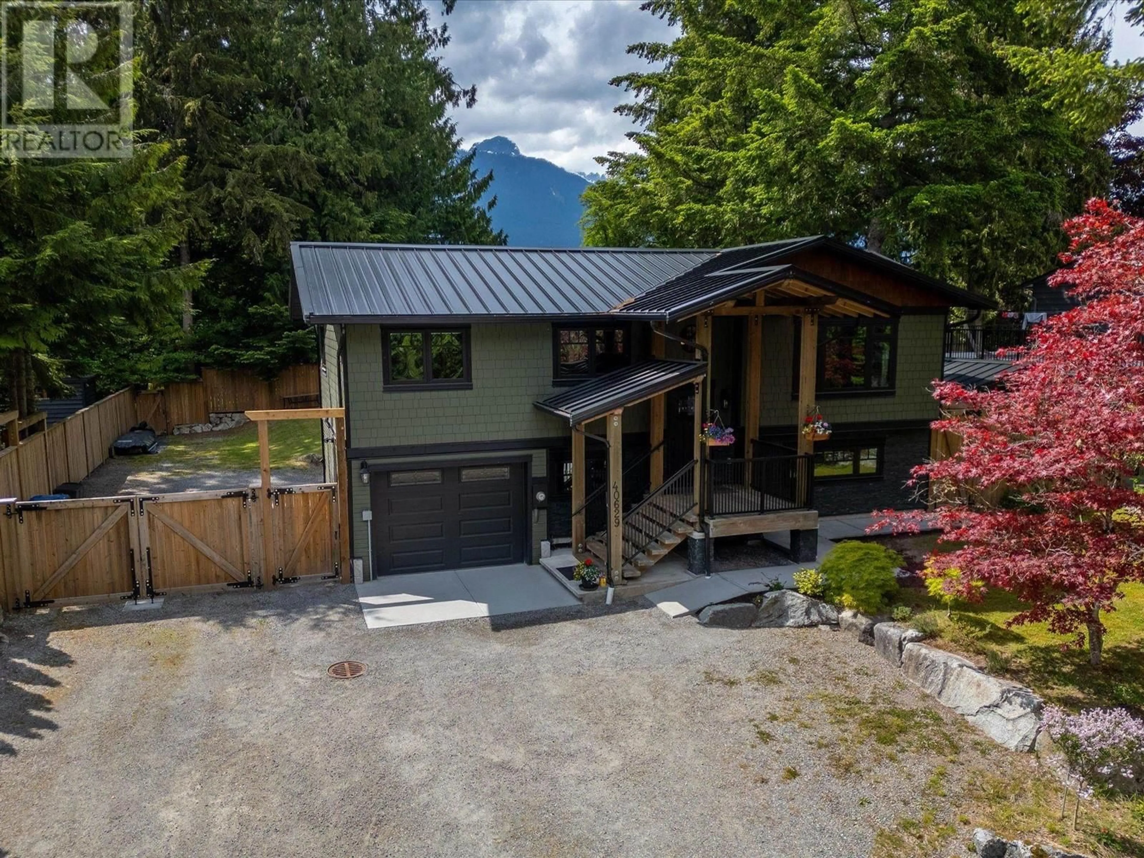 A pic from outside/outdoor area/front of a property/back of a property/a pic from drone, mountain view for 40629 PERTH DRIVE, Squamish British Columbia V0N1T0