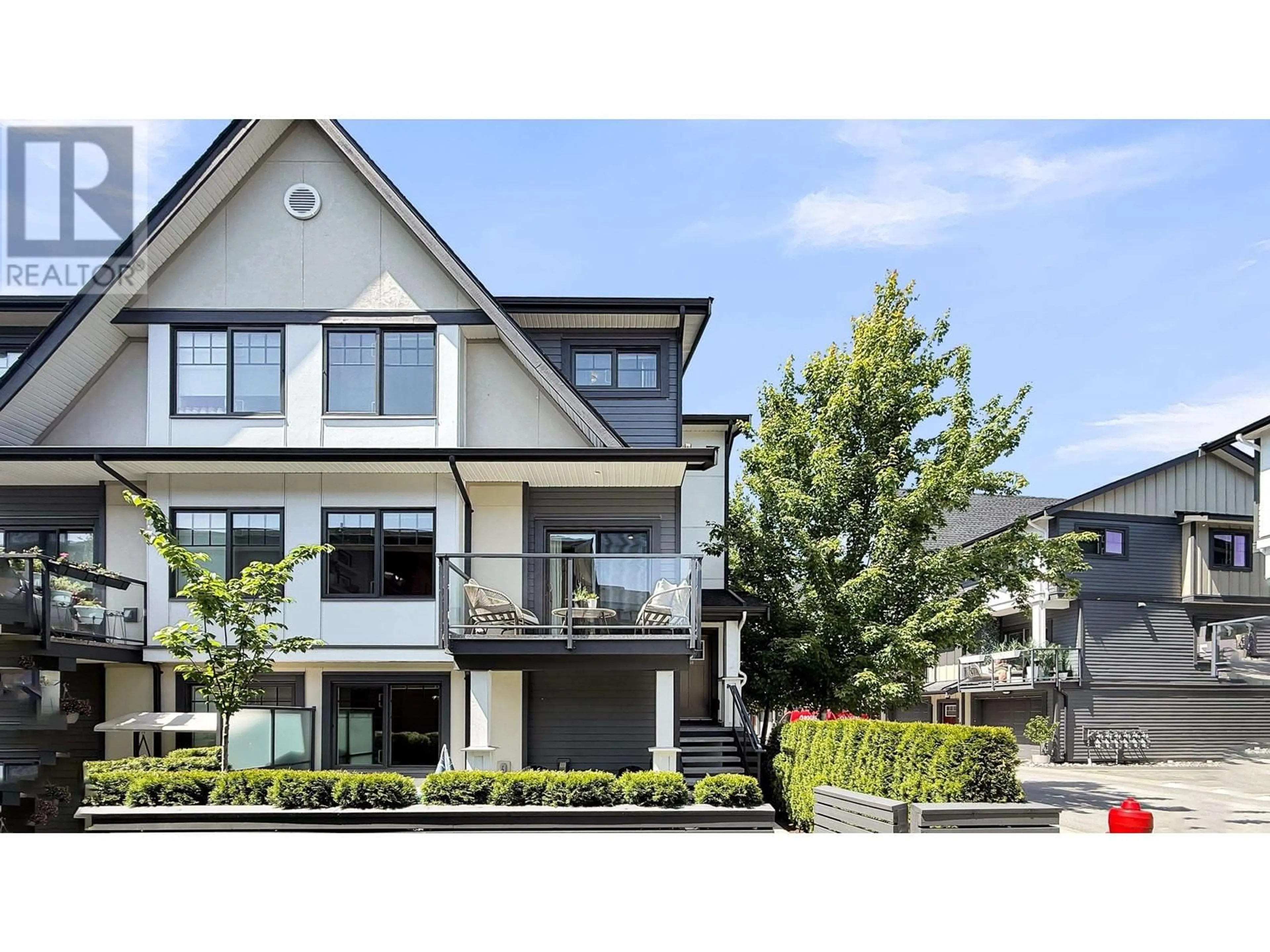 Home with vinyl exterior material, street for 58 - 19451 SUTTON AVENUE, Pitt Meadows British Columbia V3Y0G6