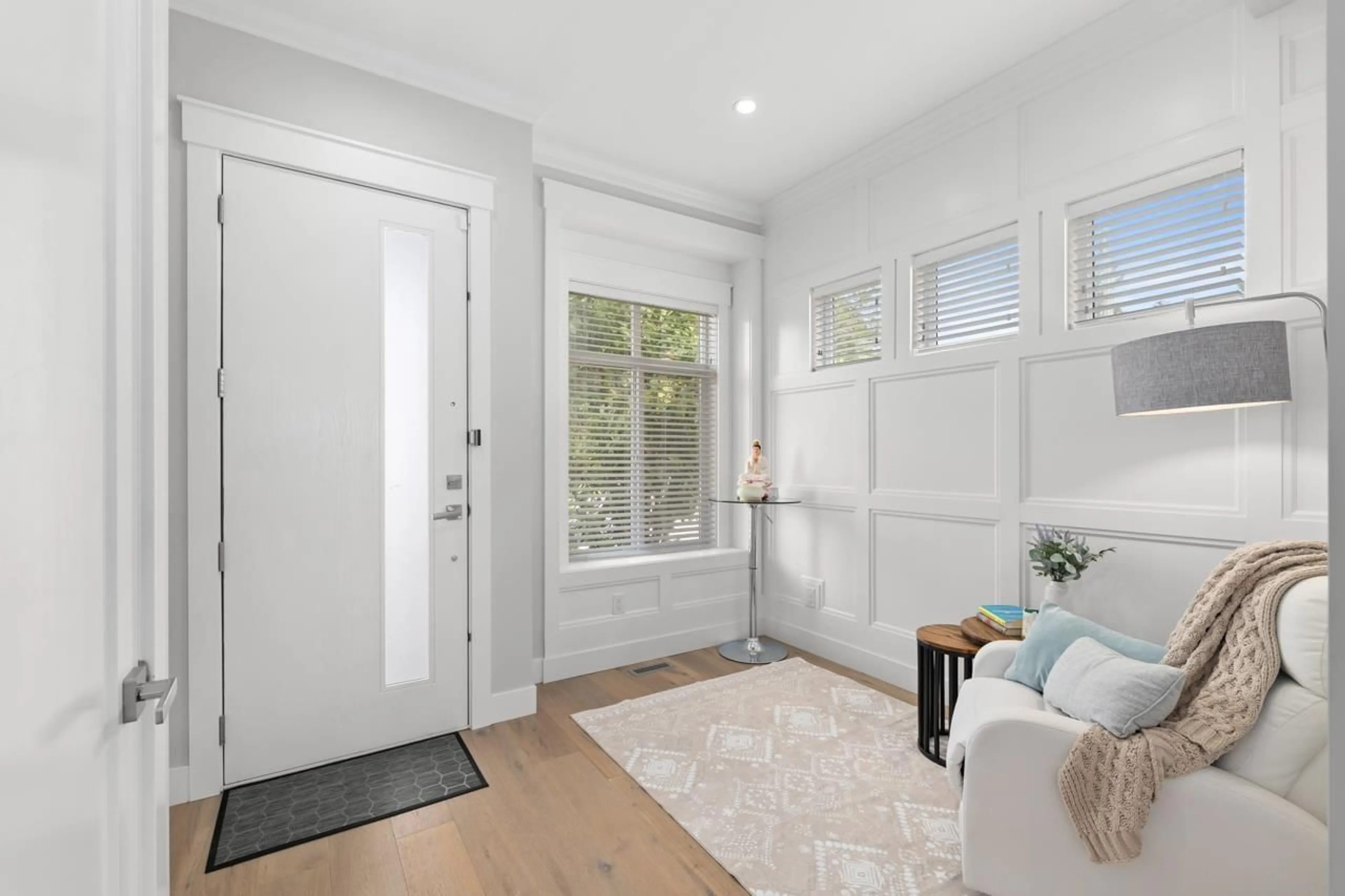 Indoor entryway for 78 171, Surrey British Columbia V3Z9P5