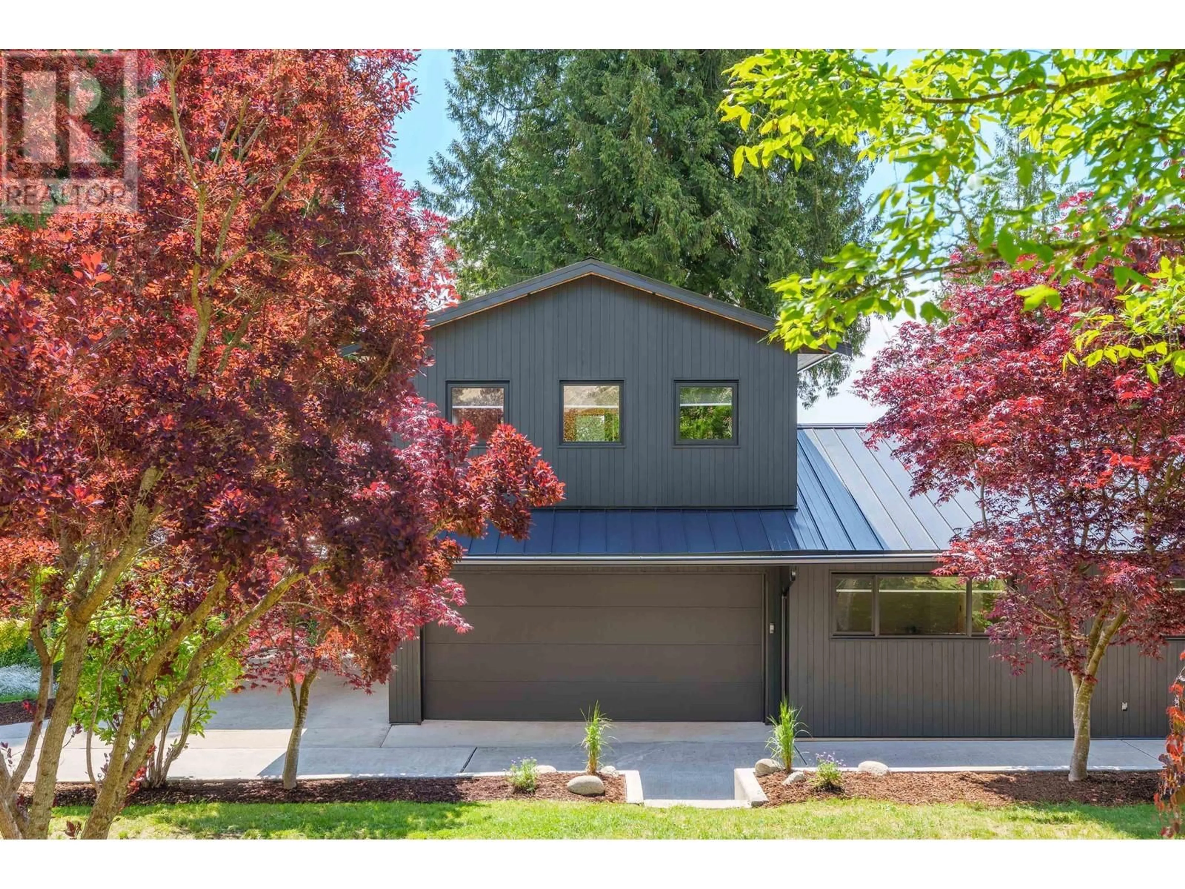 Home with vinyl exterior material, street for 107 MAHAN ROAD, Gibsons British Columbia V0N1V3