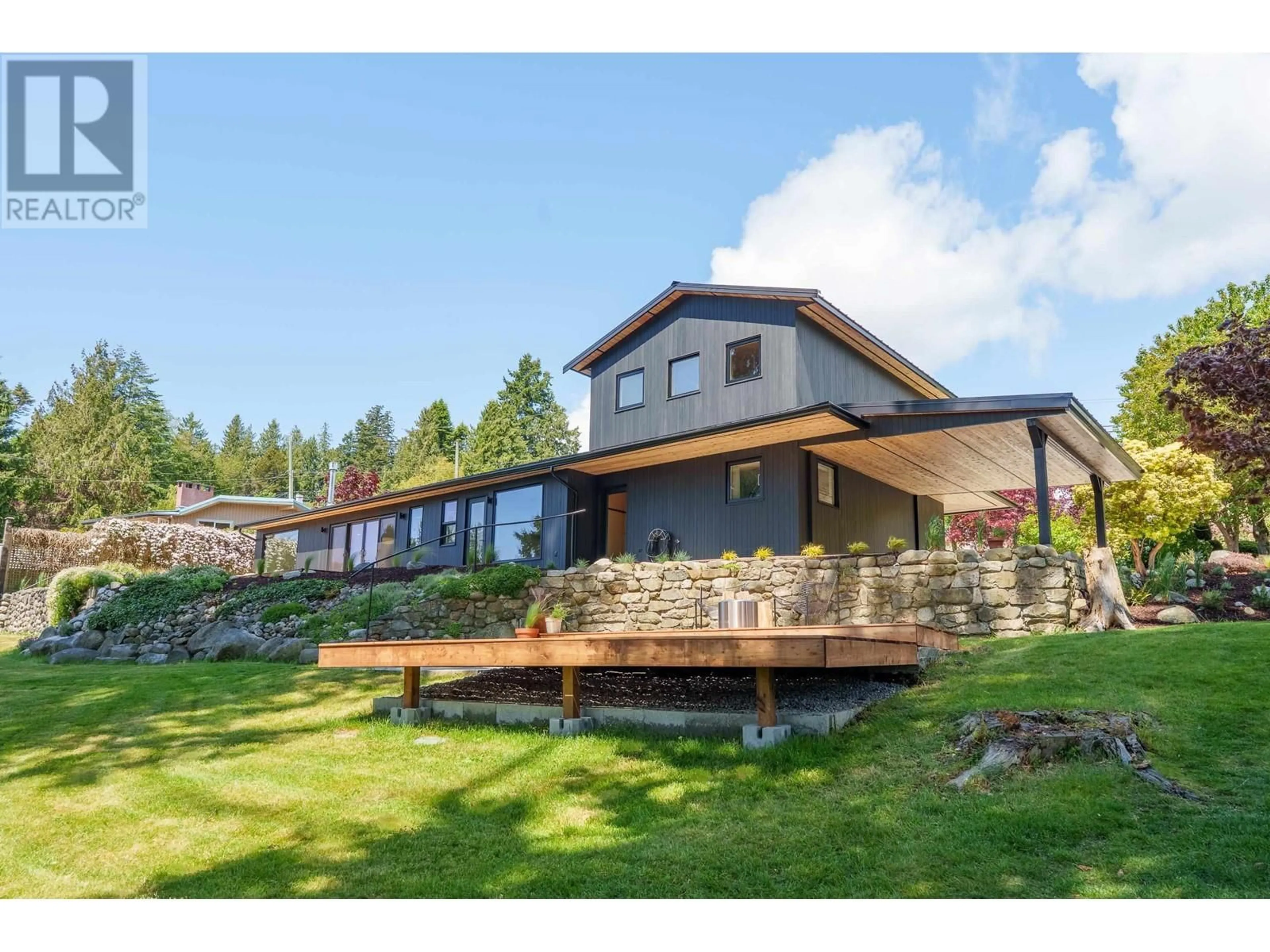 Home with vinyl exterior material, mountain view for 107 MAHAN ROAD, Gibsons British Columbia V0N1V3