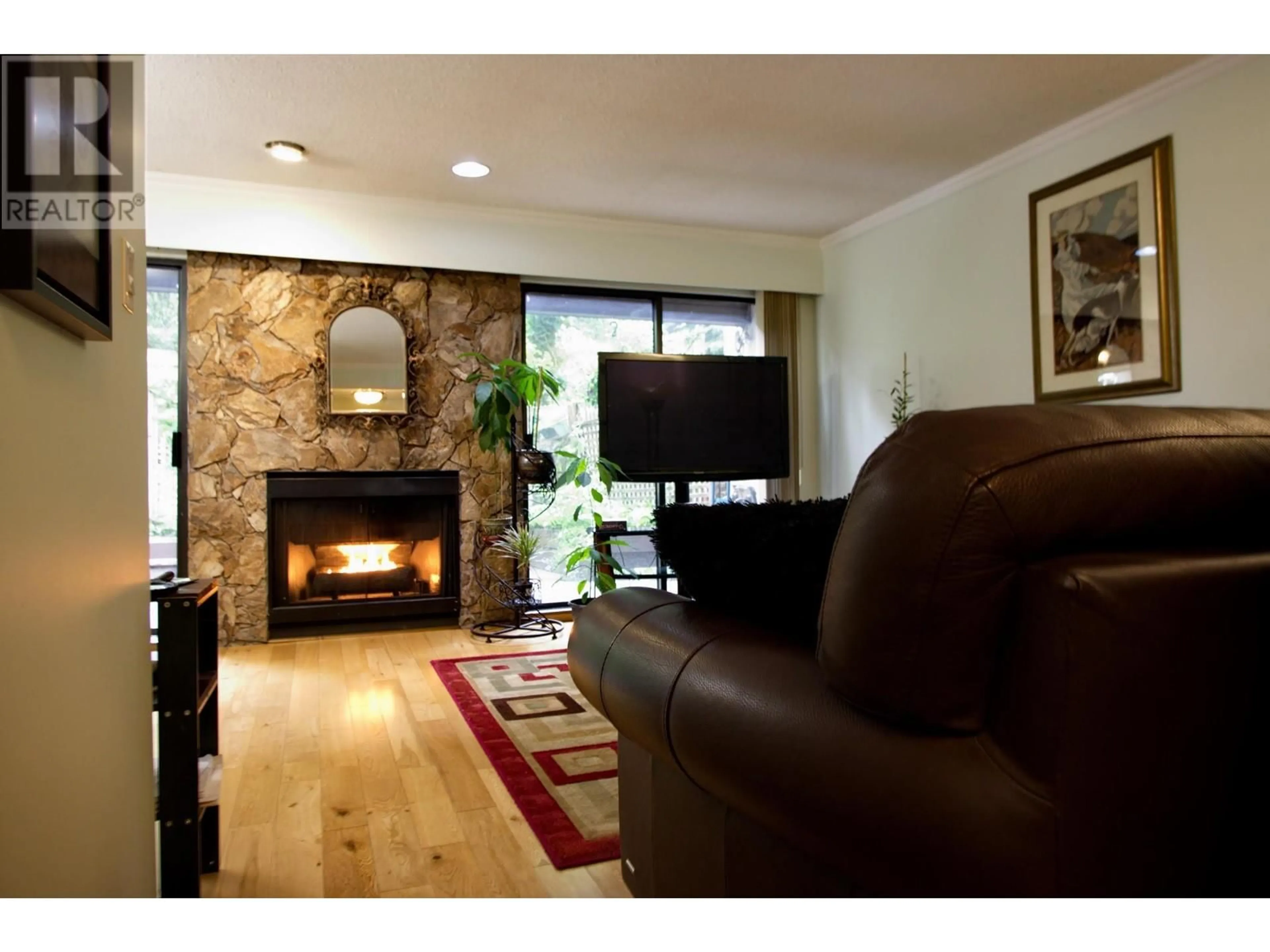 Living room with furniture, wood/laminate floor for 119 - 1040 KING ALBERT AVENUE, Coquitlam British Columbia V3J1X5
