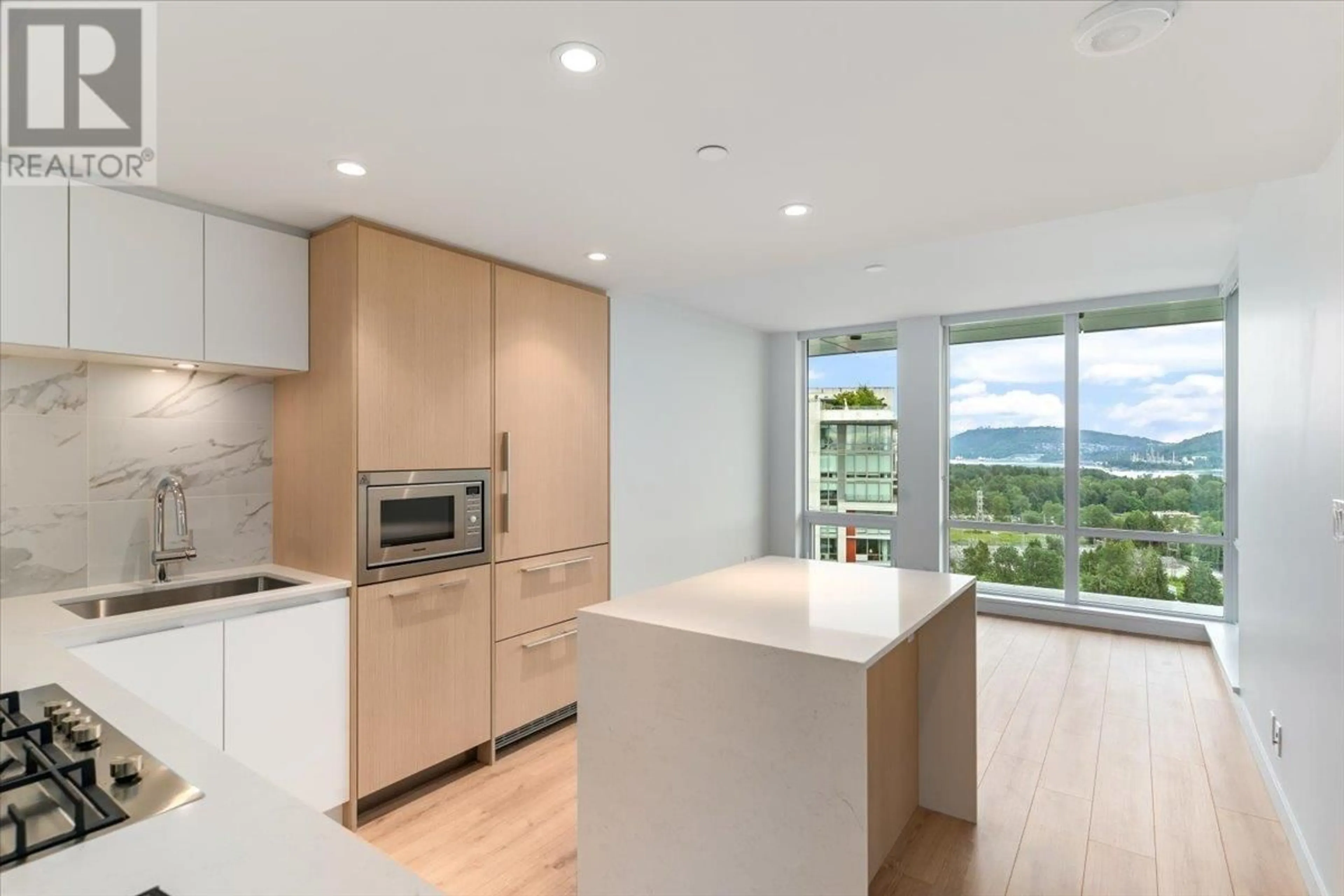 Open concept kitchen, unknown for 2304 - 1500 FERN STREET, North Vancouver British Columbia V7J0E6