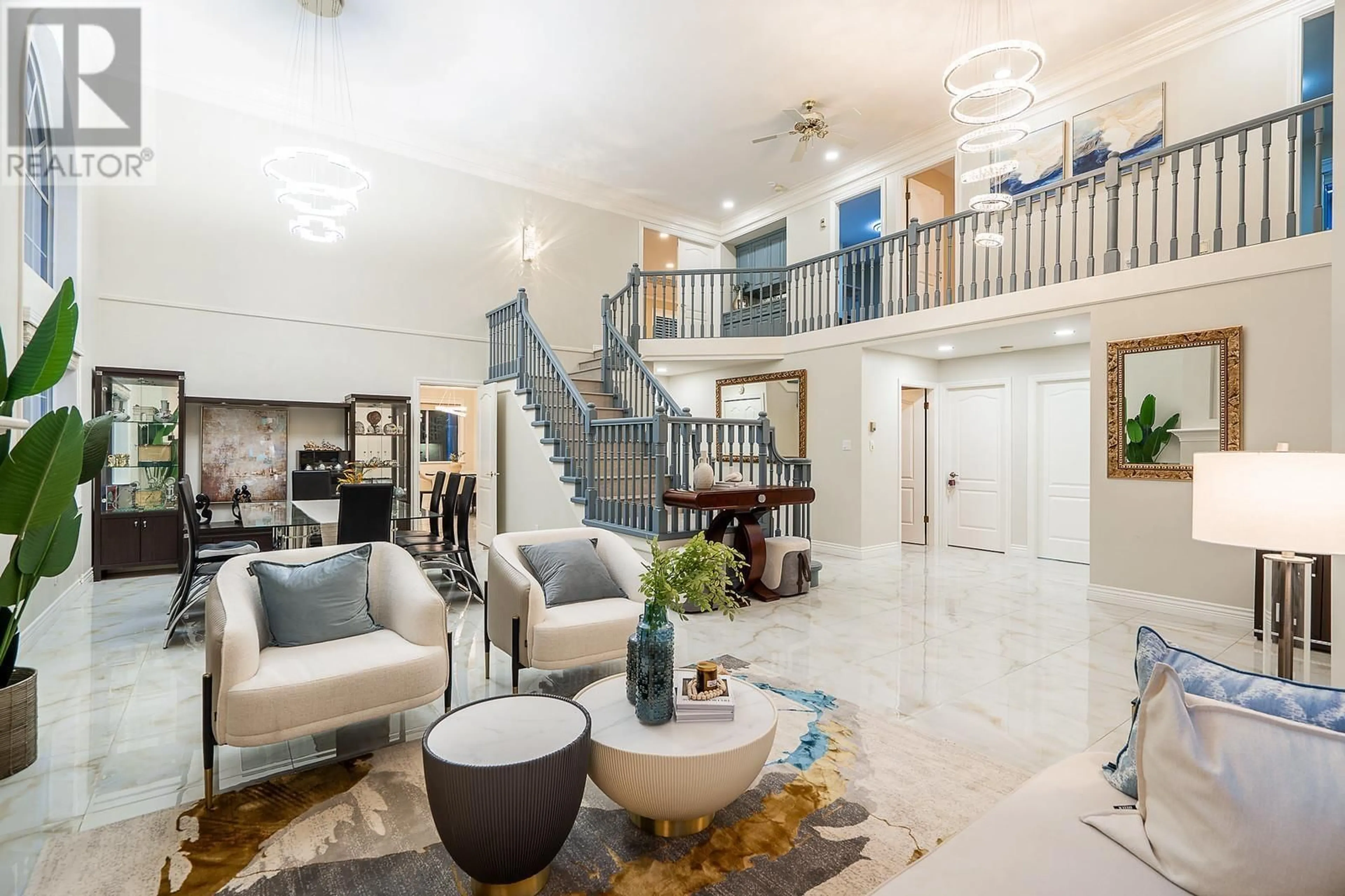 Indoor foyer for 5557 CORNWALL DRIVE, Richmond British Columbia V7C5M8