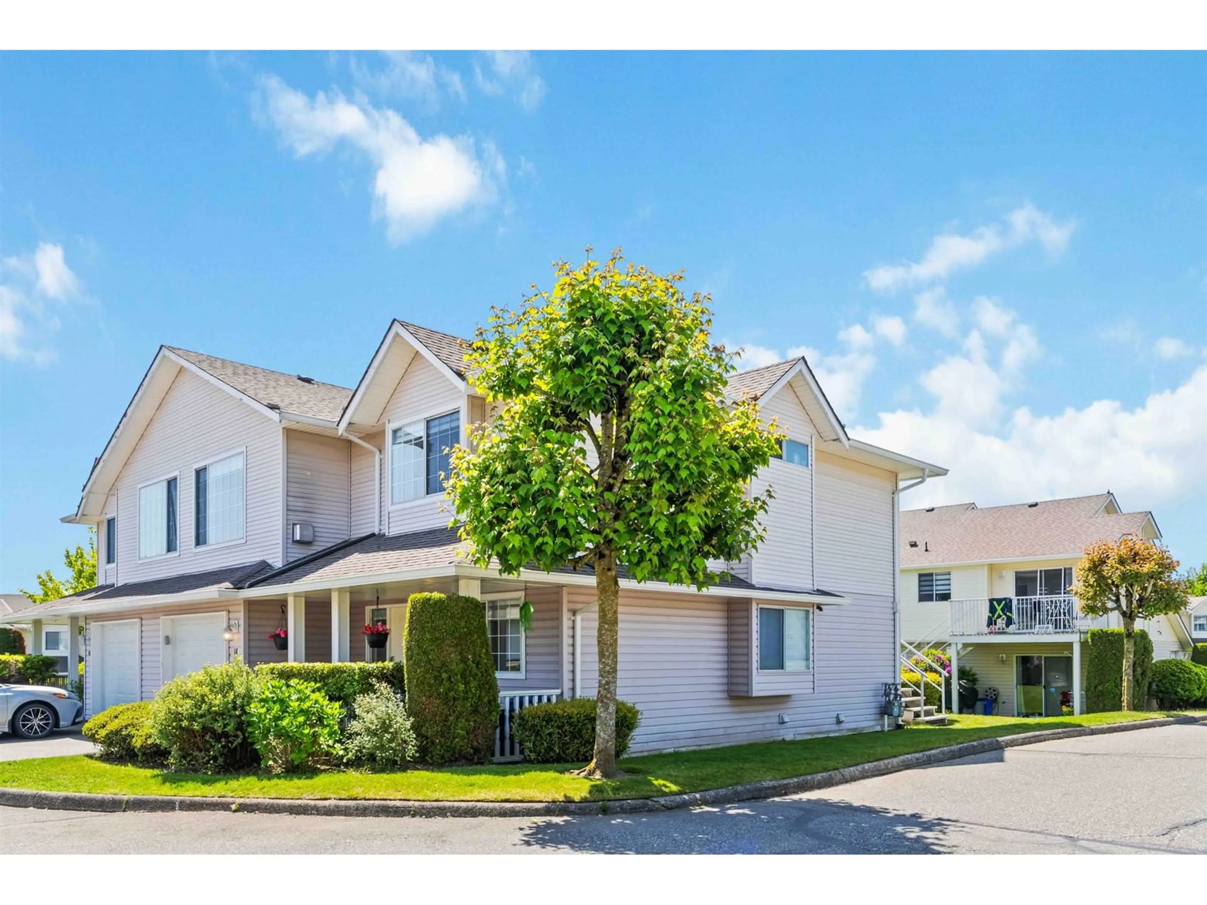 Home with vinyl exterior material, street for 16 - 31255 UPPER MACLURE, Abbotsford British Columbia V2T5N4