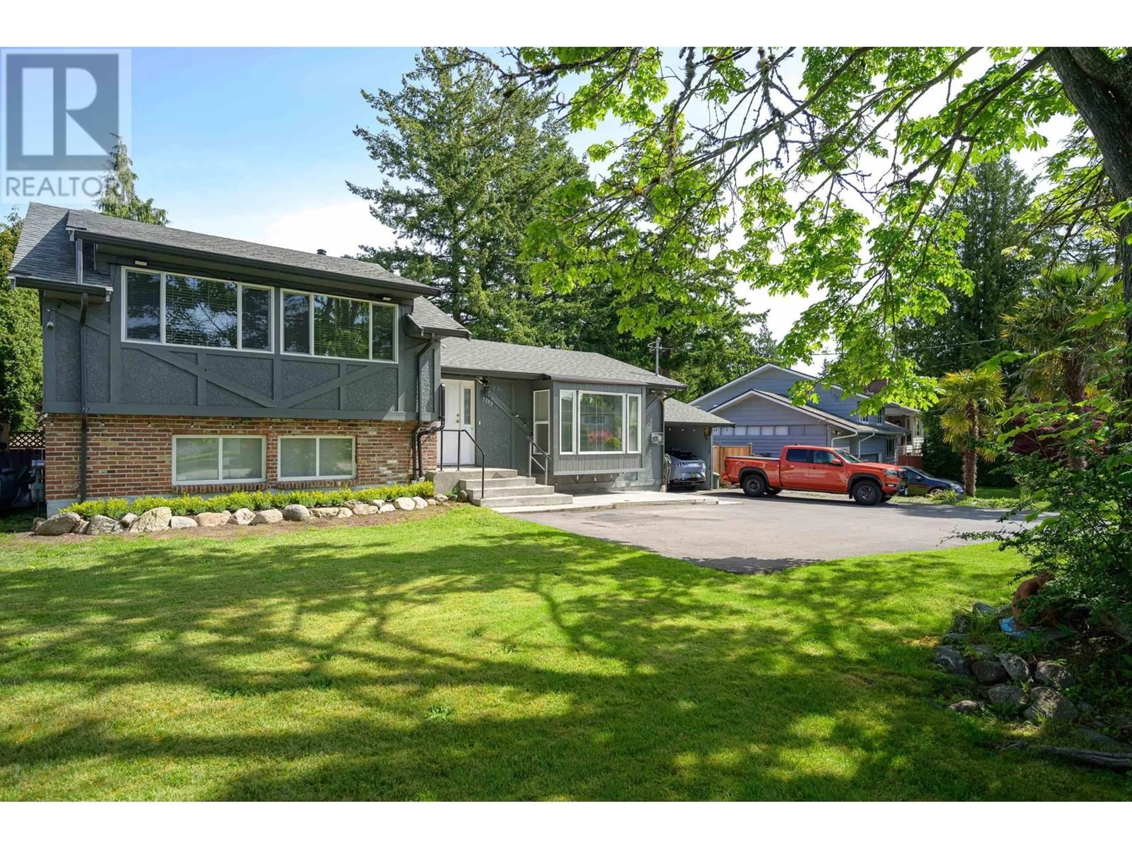 A pic from outside/outdoor area/front of a property/back of a property/a pic from drone, street for 5153 CLIFF DRIVE, Delta British Columbia V4M2C4