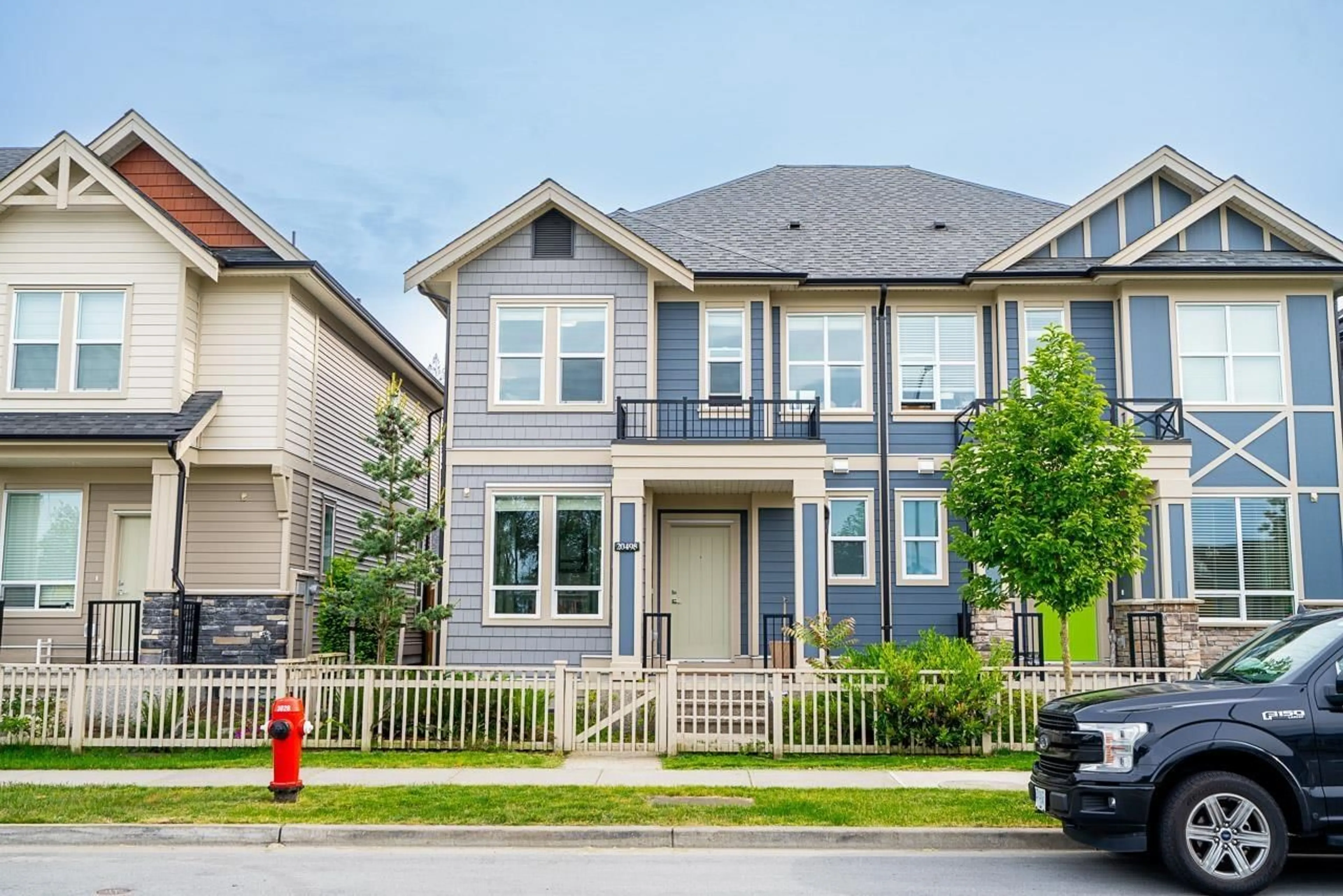 Home with vinyl exterior material, street for 20498 78, Langley British Columbia V2Y4K3