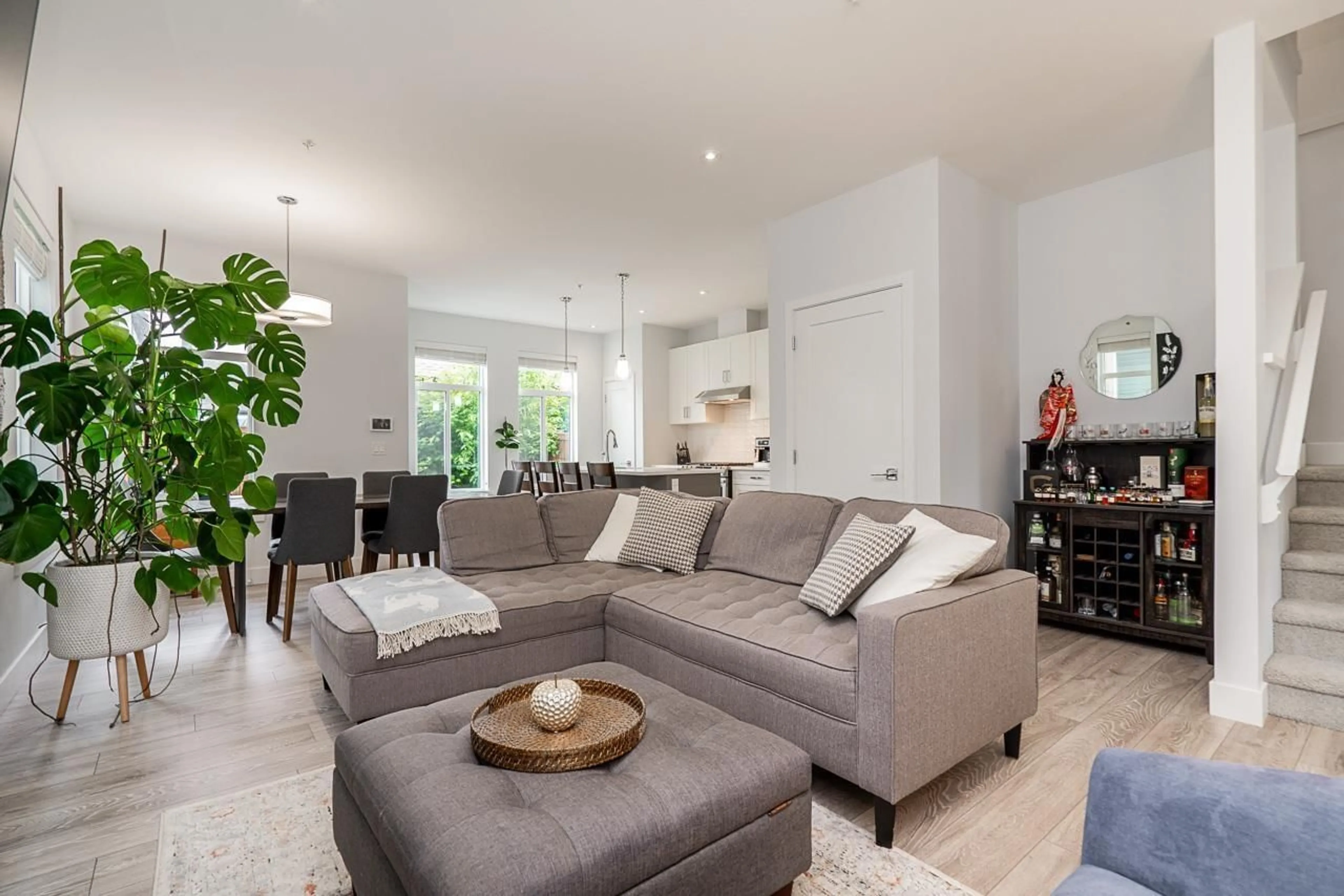 Living room with furniture, unknown for 20498 78, Langley British Columbia V2Y4K3