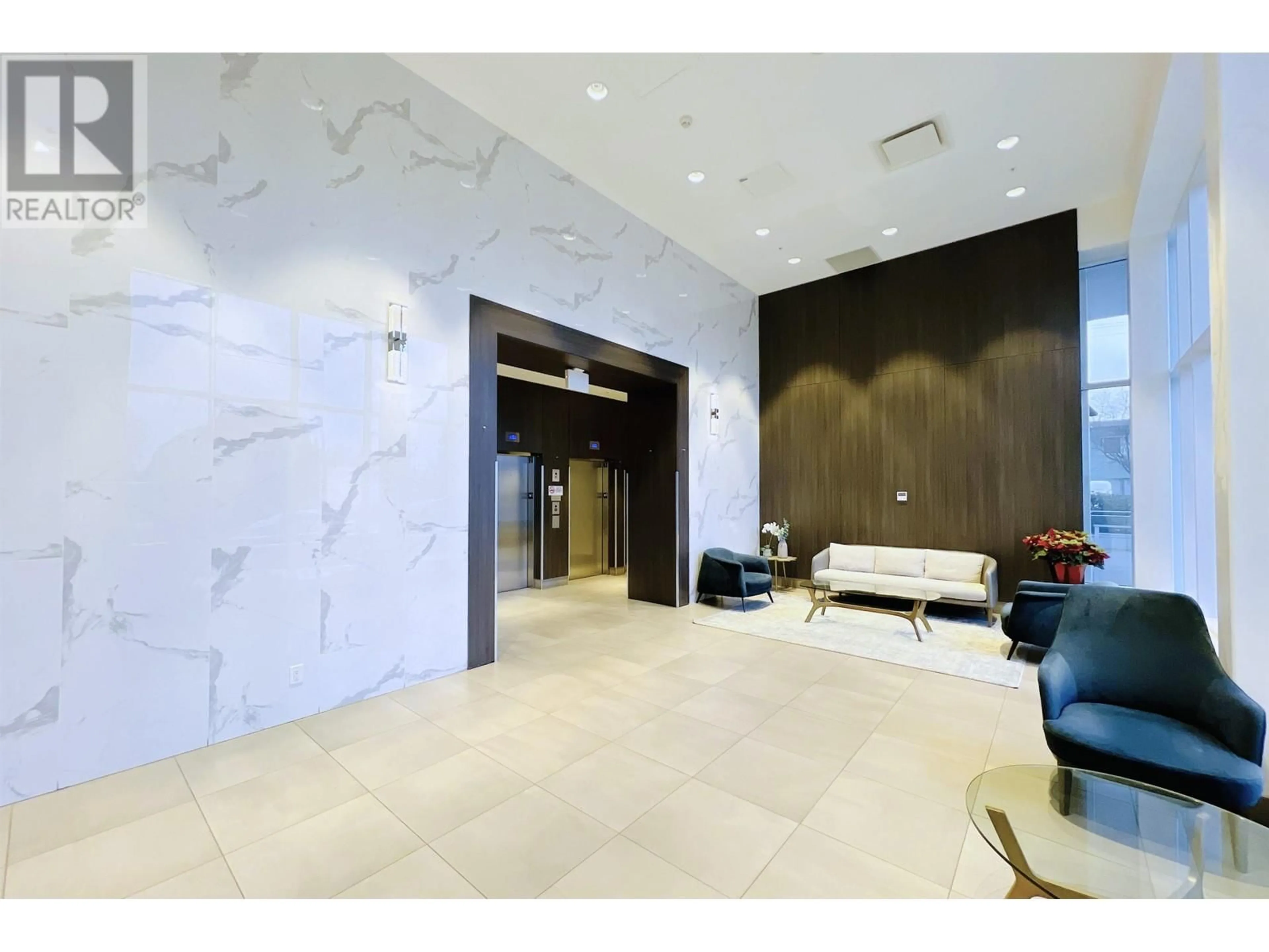Indoor foyer for 2206 - 5051 IMPERIAL STREET, Burnaby British Columbia V5J0J3