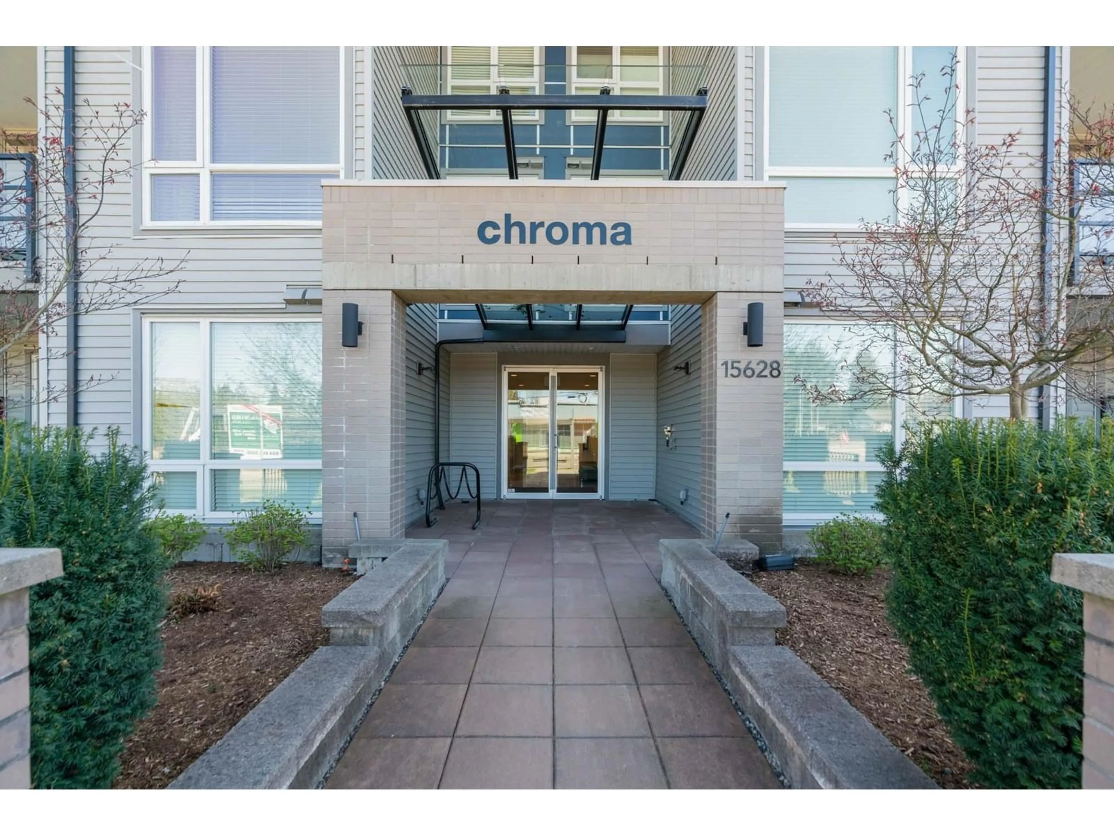 Indoor foyer for 404 - 15628 104, Surrey British Columbia V4N2J3