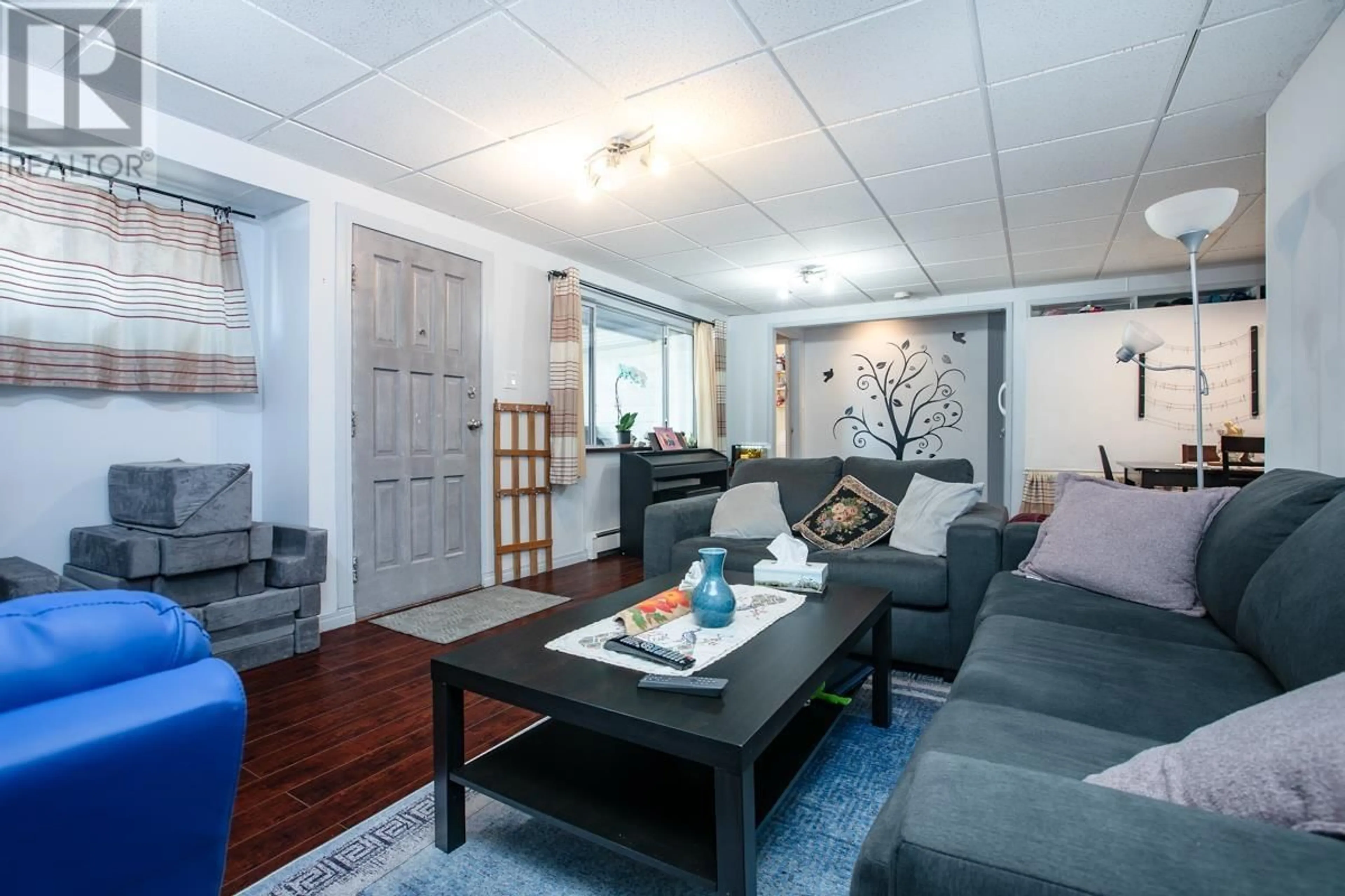 Living room with furniture, unknown for 2135 NEWPORT AVENUE, Vancouver British Columbia V5P2H9