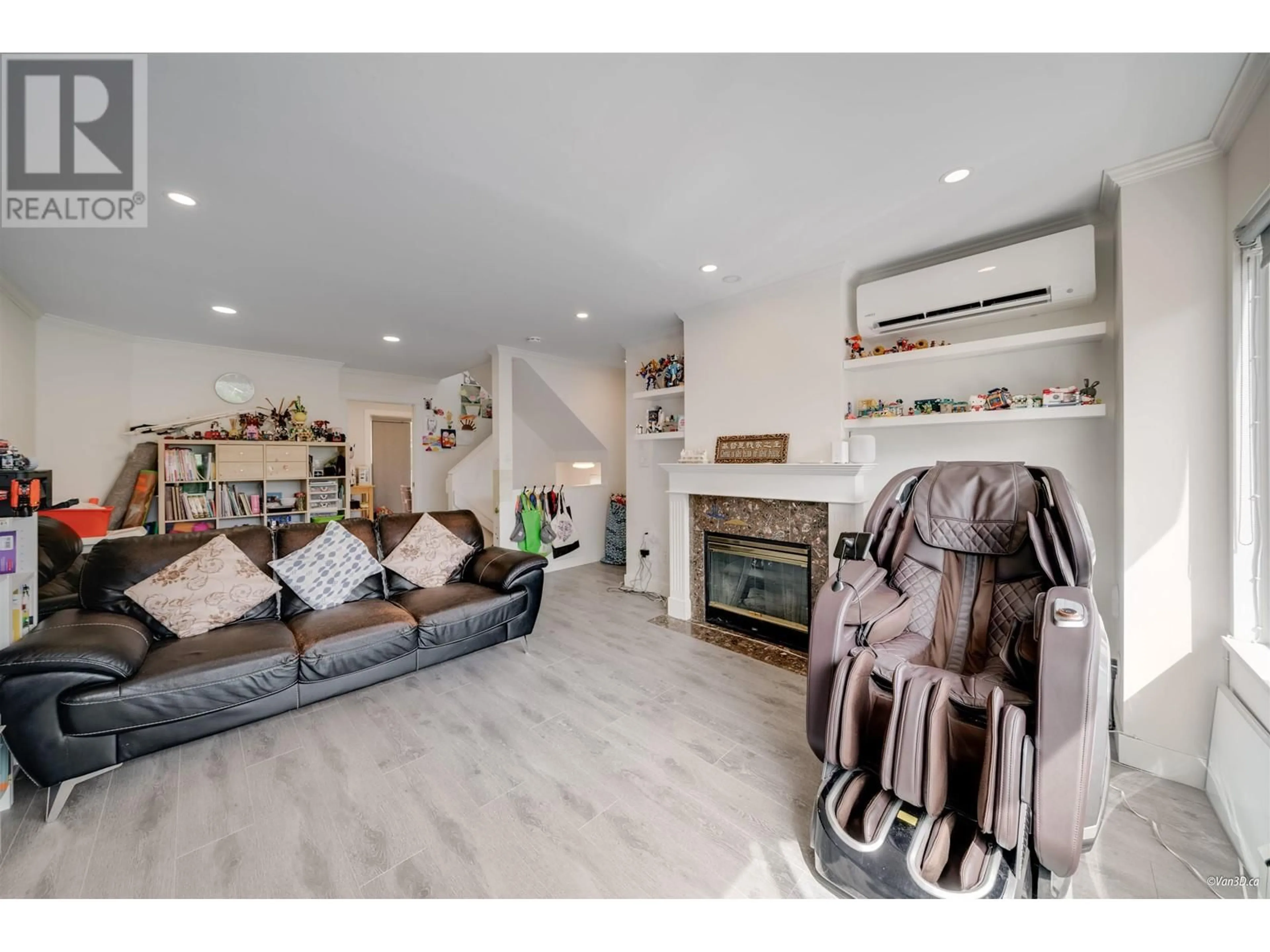 Living room with furniture, unknown for 42 - 22800 WINDSOR COURT, Richmond British Columbia V6V2X6