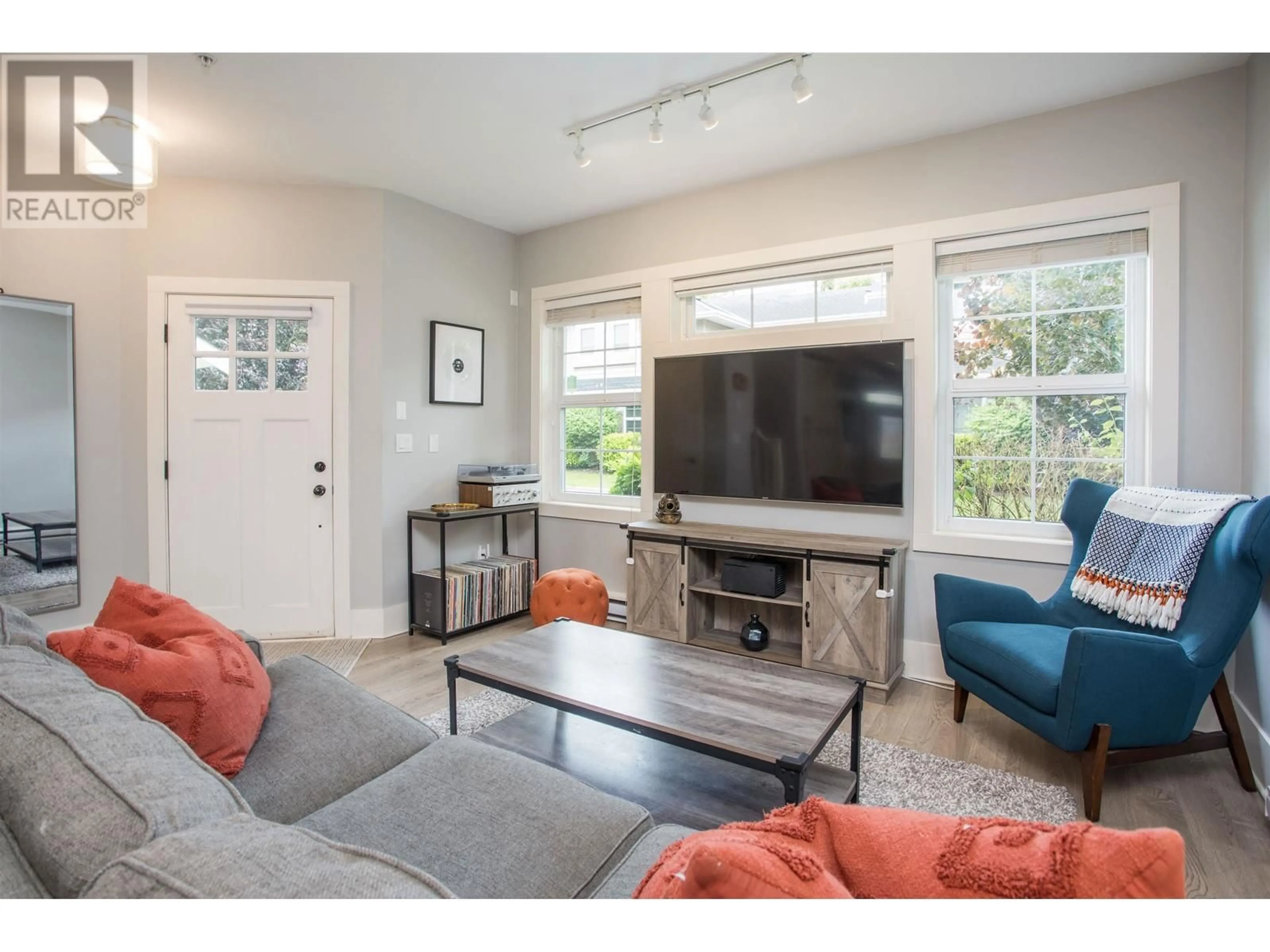 Living room with furniture, unknown for 18 - 12161 237 STREET, Maple Ridge British Columbia V4R0E7
