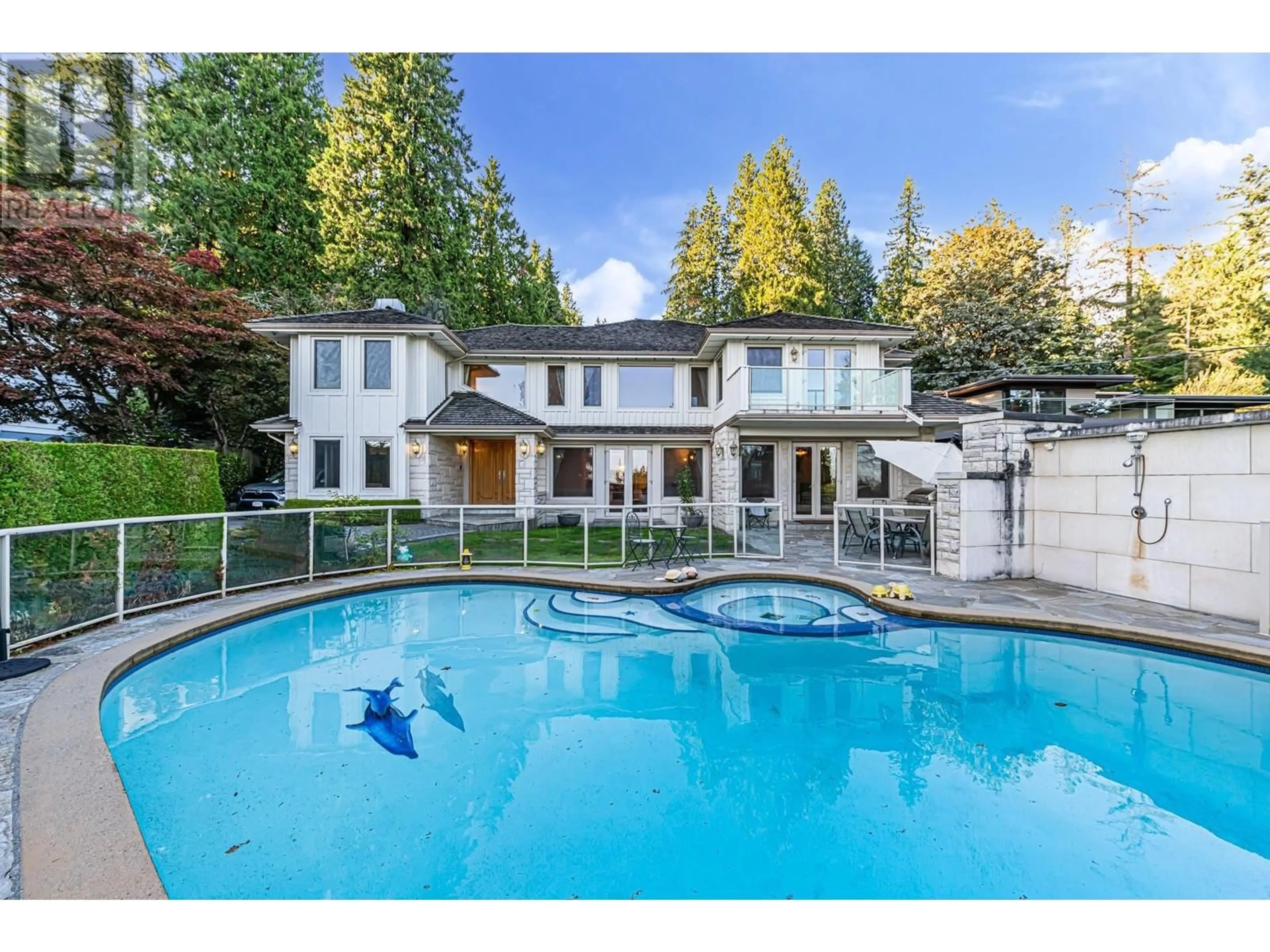 Pool for 1361 MATHERS AVENUE, West Vancouver British Columbia V7T2G5