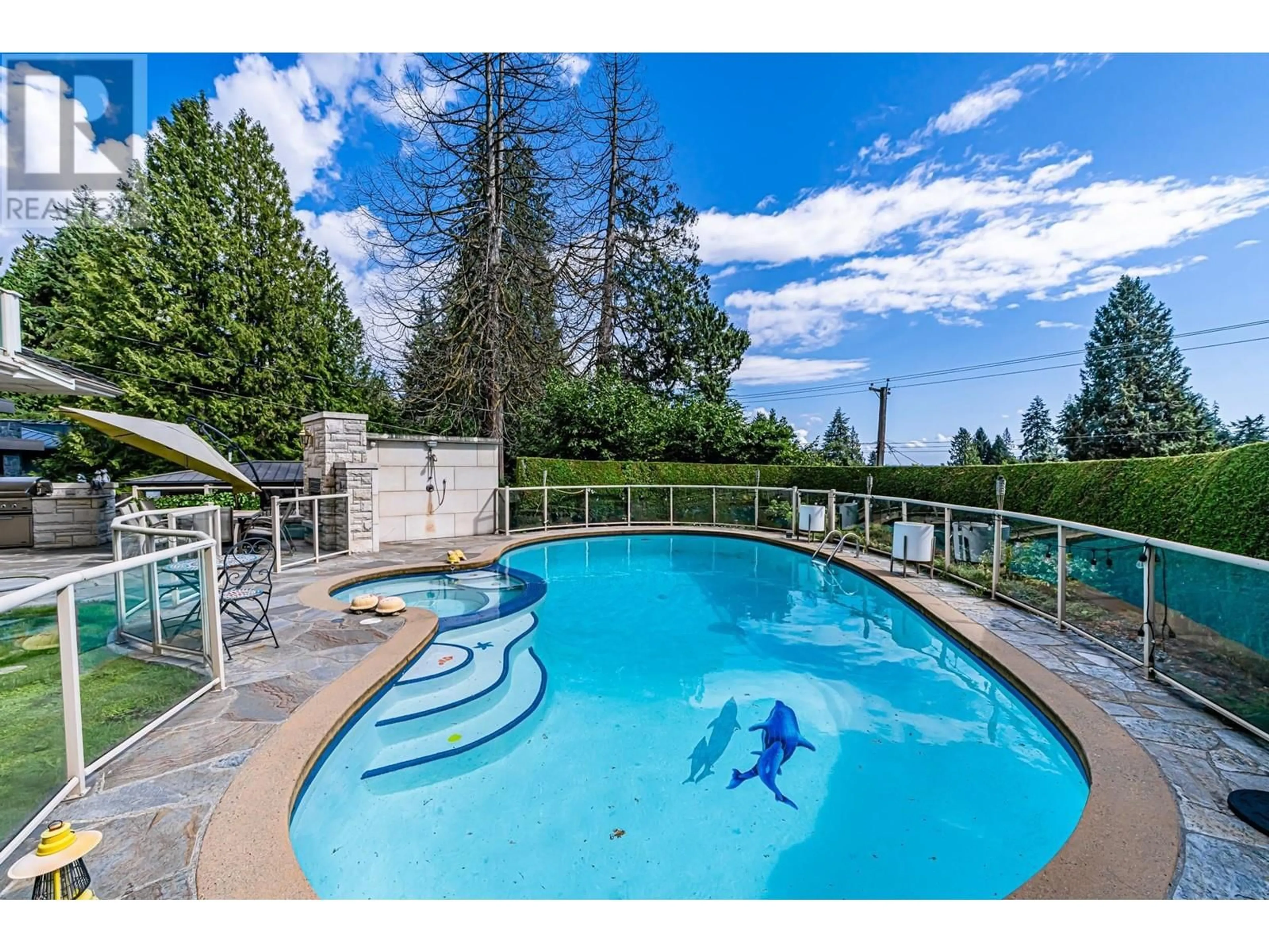 Pool for 1361 MATHERS AVENUE, West Vancouver British Columbia V7T2G5