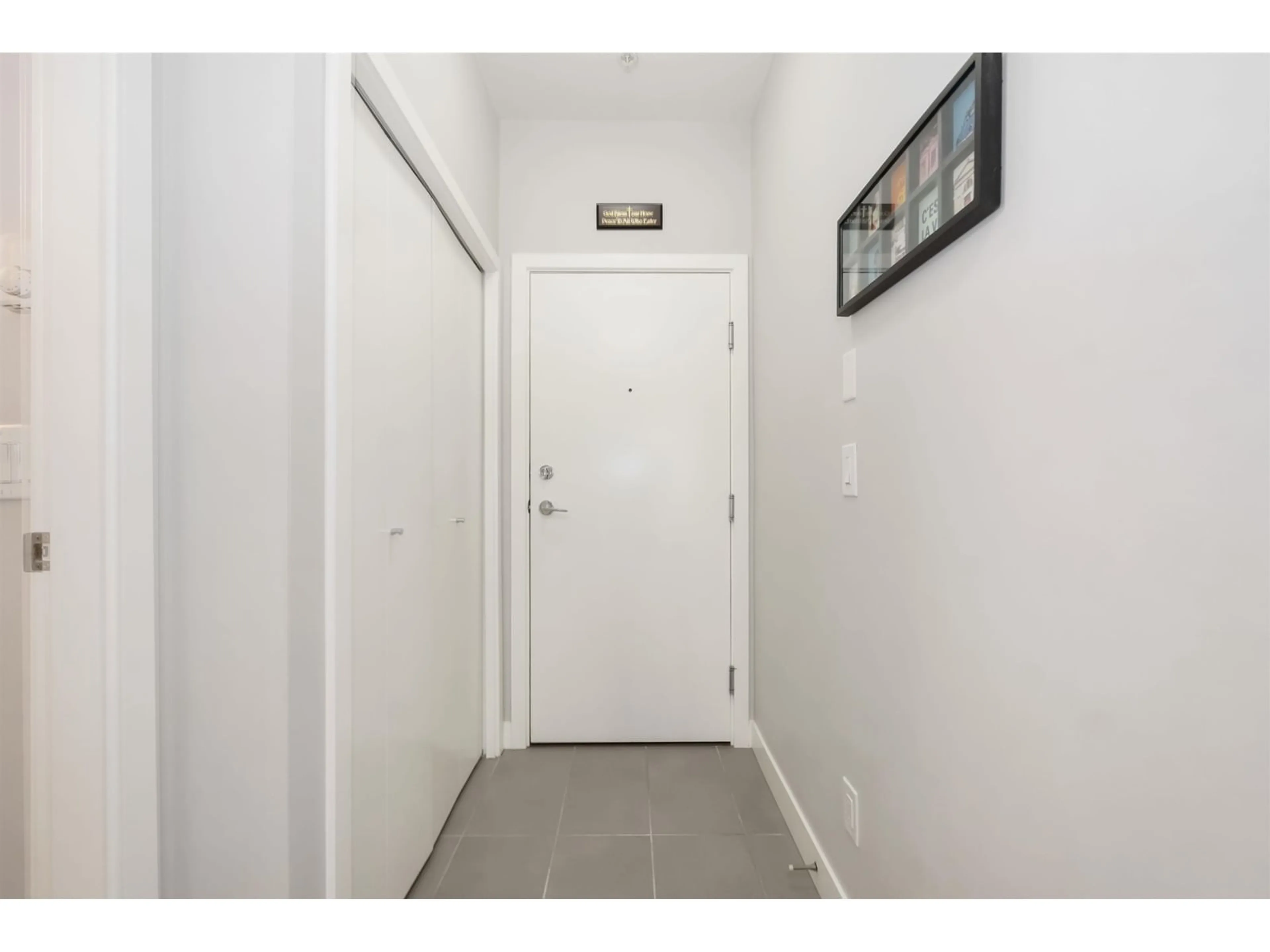 Indoor entryway for 208 - 10455 154, Surrey British Columbia V3R0C5