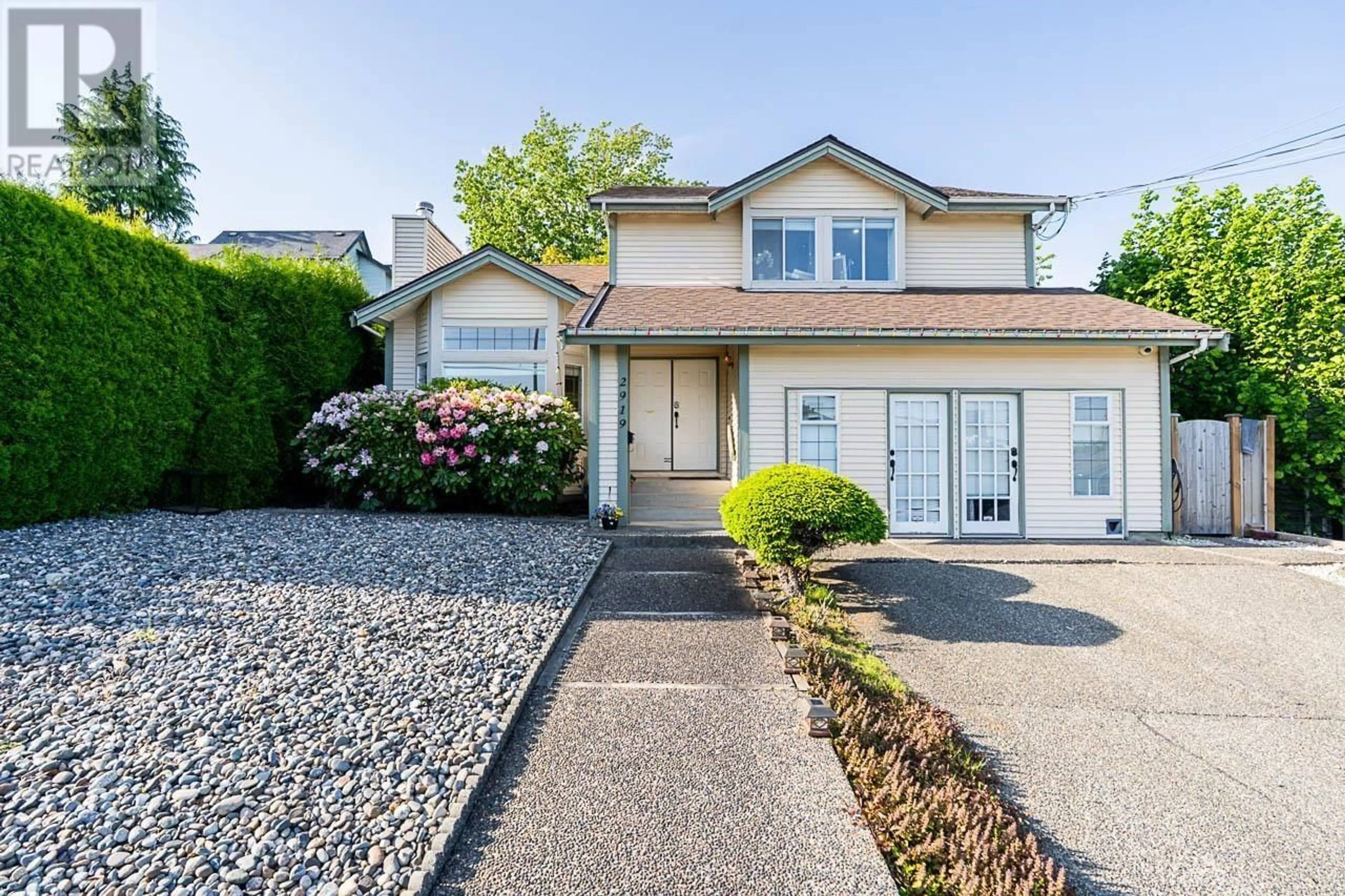 Home with vinyl exterior material, street for 2919 WALTON AVENUE, Coquitlam British Columbia V3B2W4