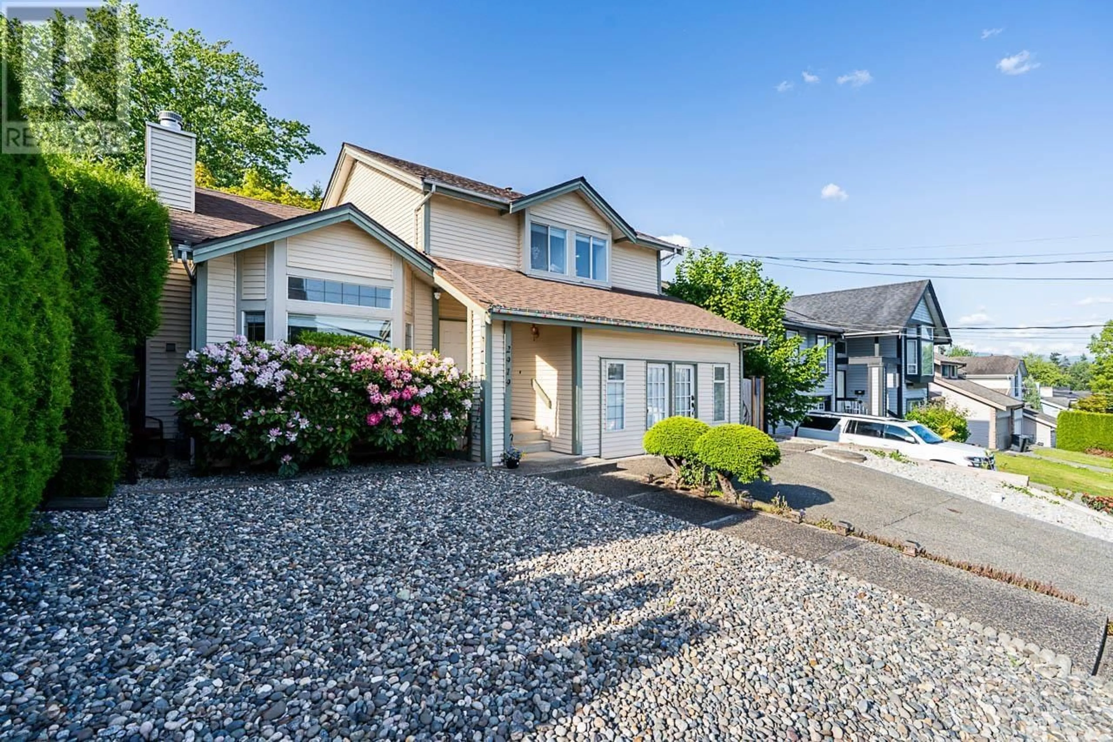 Home with vinyl exterior material, street for 2919 WALTON AVENUE, Coquitlam British Columbia V3B2W4