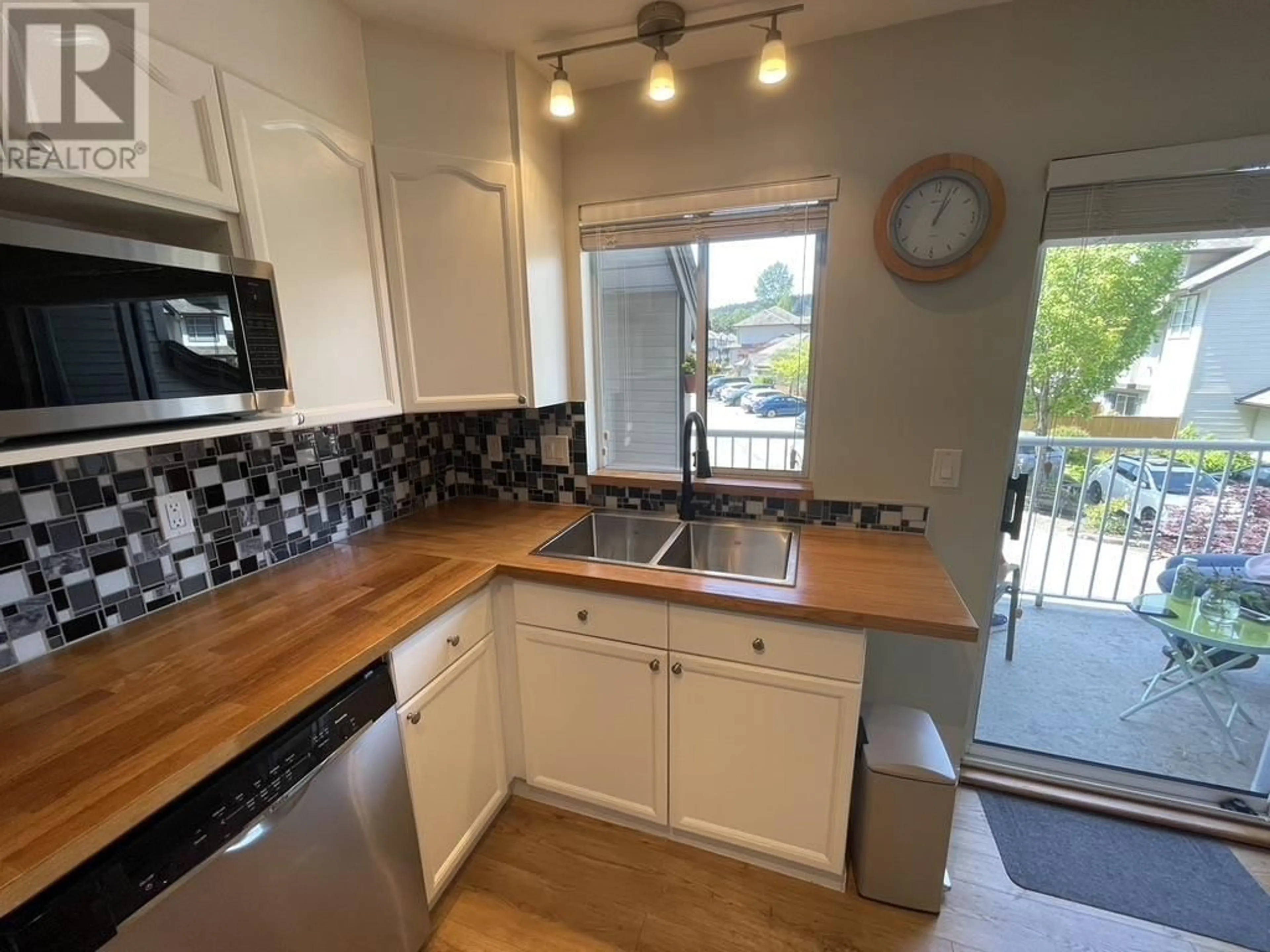 Standard kitchen, wood/laminate floor for 78 - 2450 LOBB AVENUE, Port Coquitlam British Columbia V3C6G8