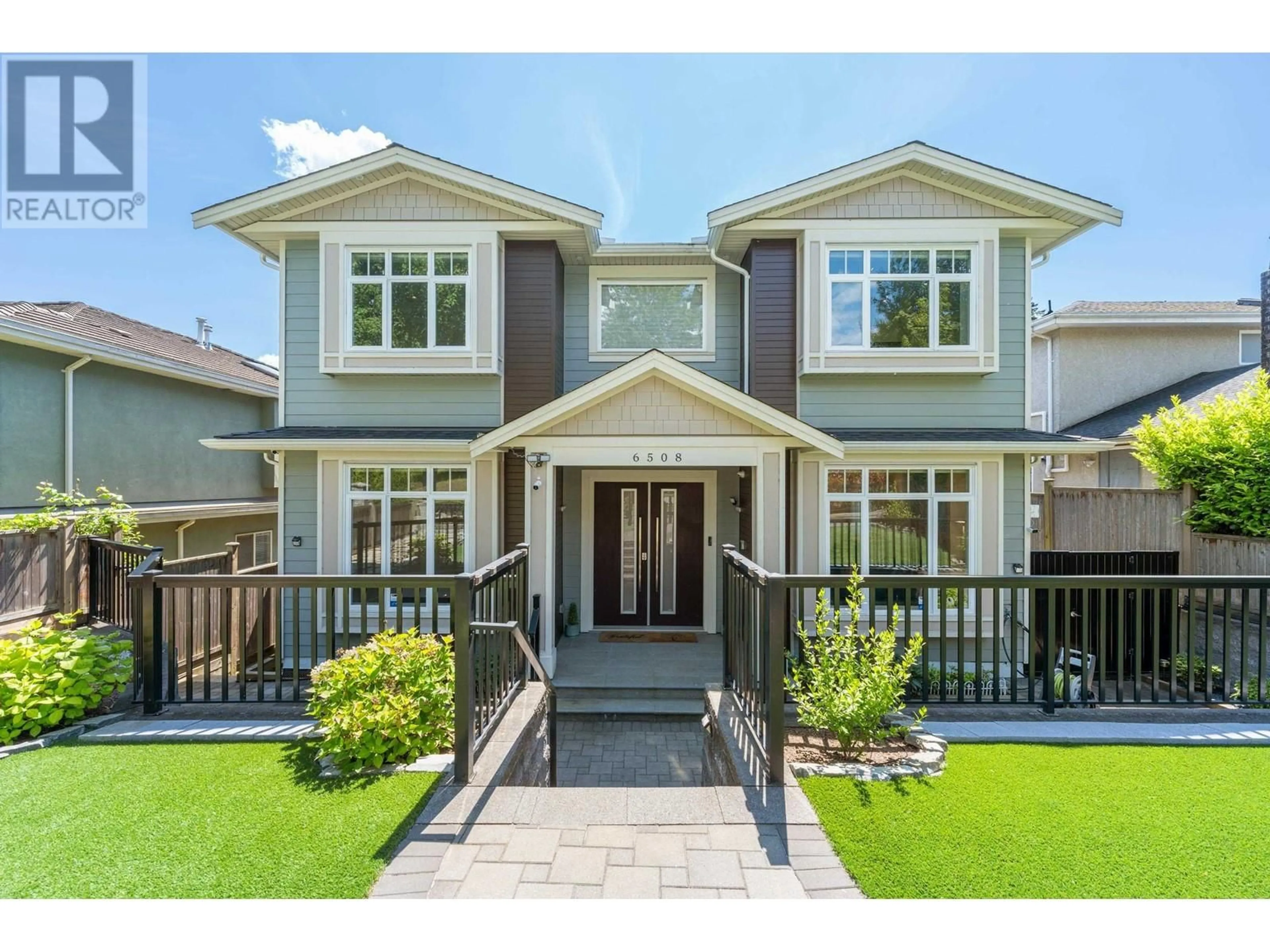 Home with vinyl exterior material, street for 6508 RUMBLE STREET, Burnaby British Columbia V5E1A7