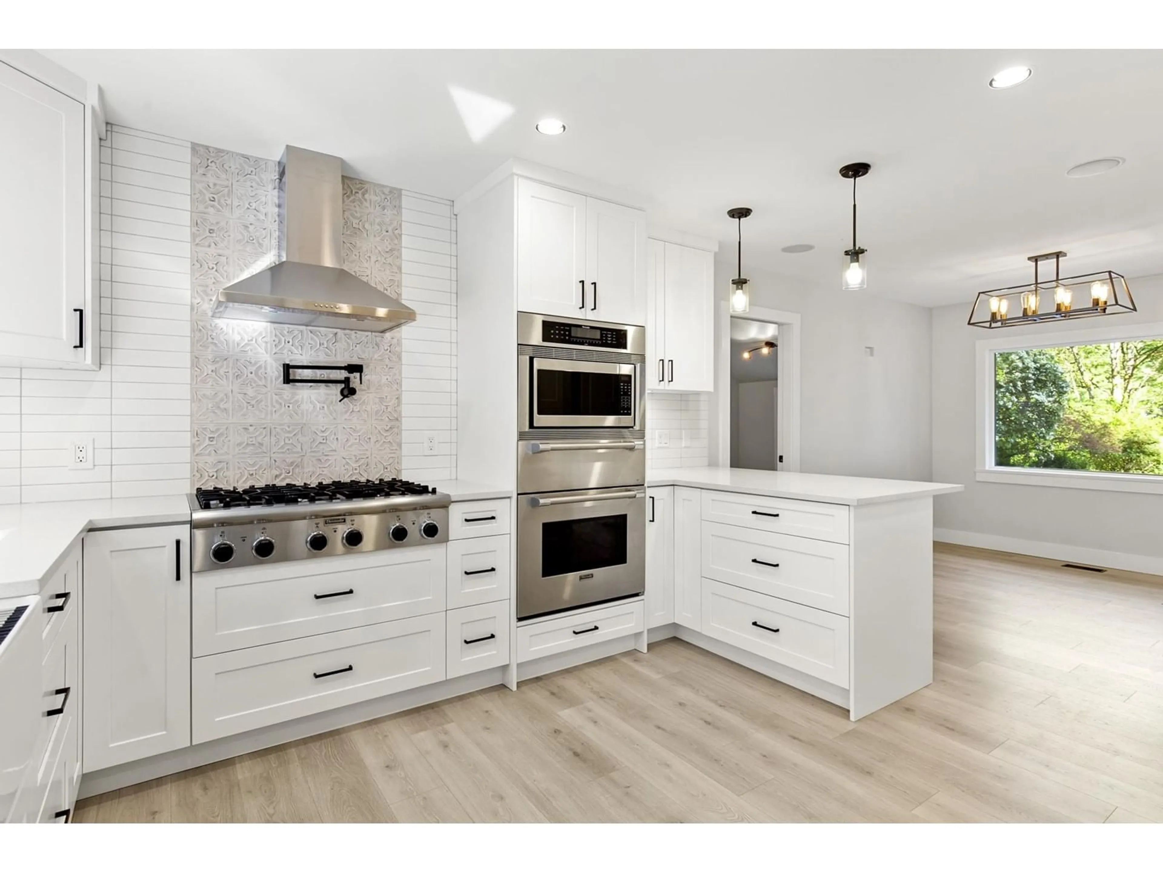 Open concept kitchen, unknown for 12433 CASCADE, Mission British Columbia V2V7G9
