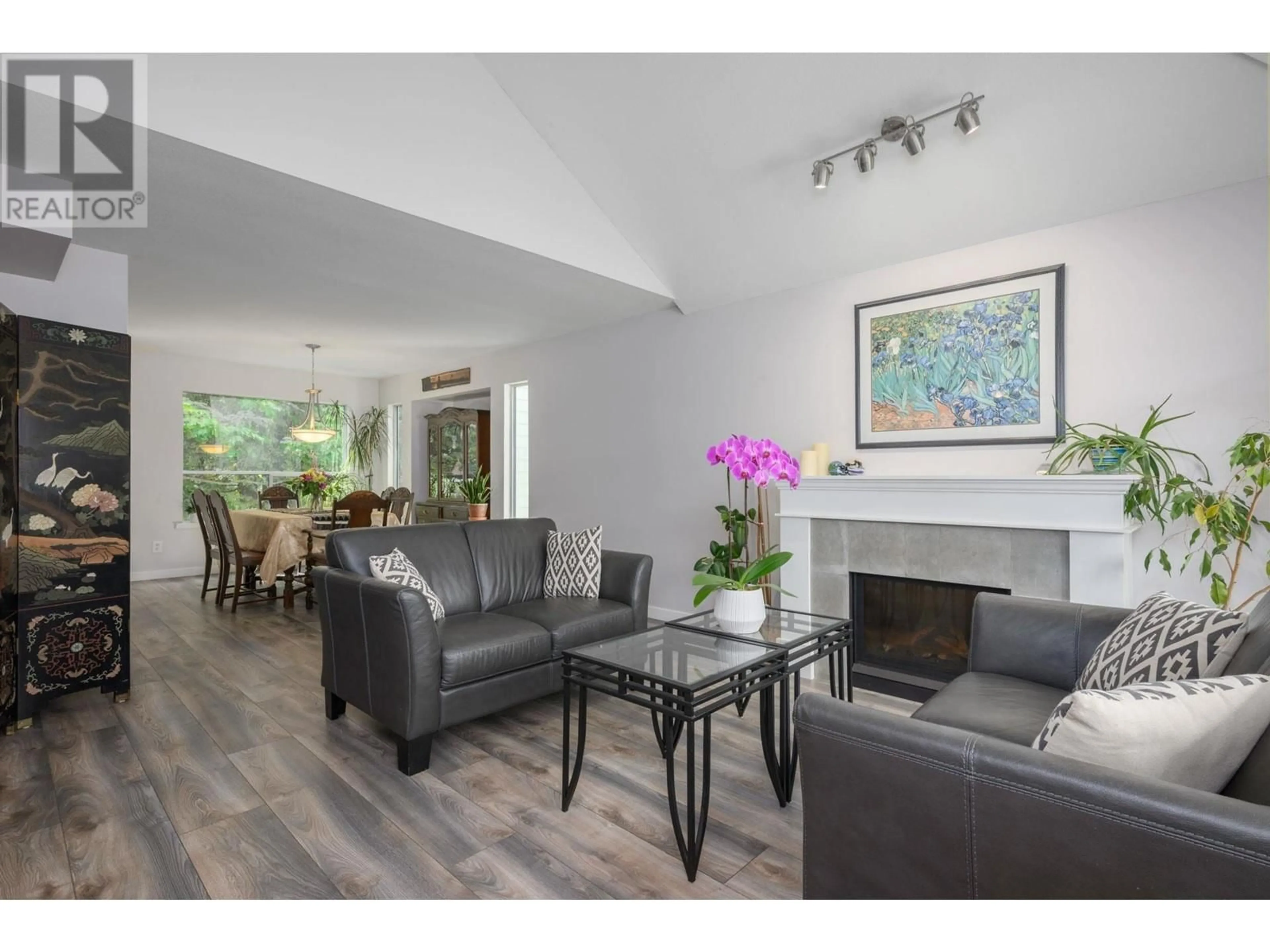 Living room with furniture, wood/laminate floor for 3910 AMBLESIDE CLOSE, Port Coquitlam British Columbia V3B7G2