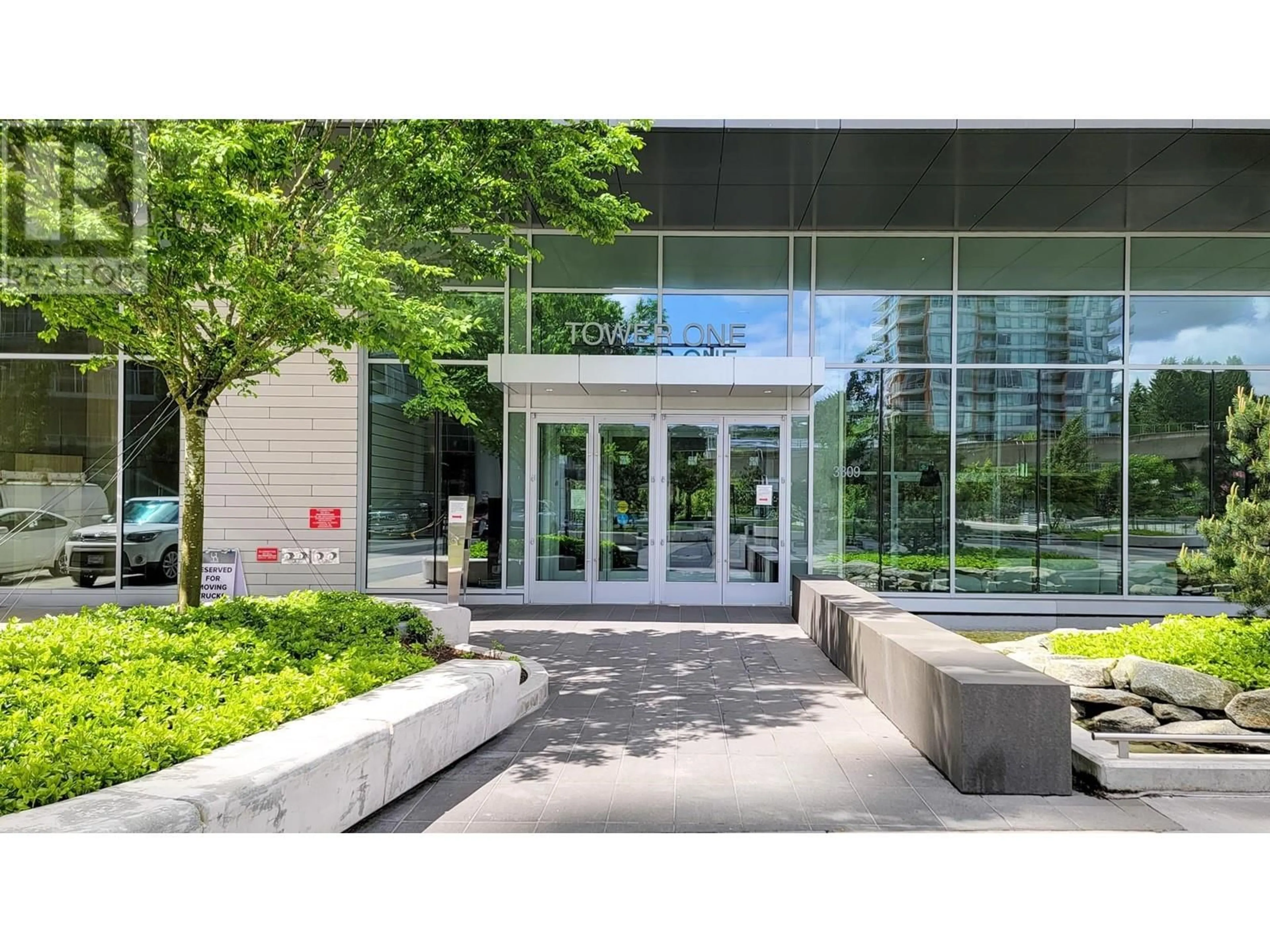 Indoor foyer for 3301 - 3809 EVERGREEN PLACE, Burnaby British Columbia V3J0M1