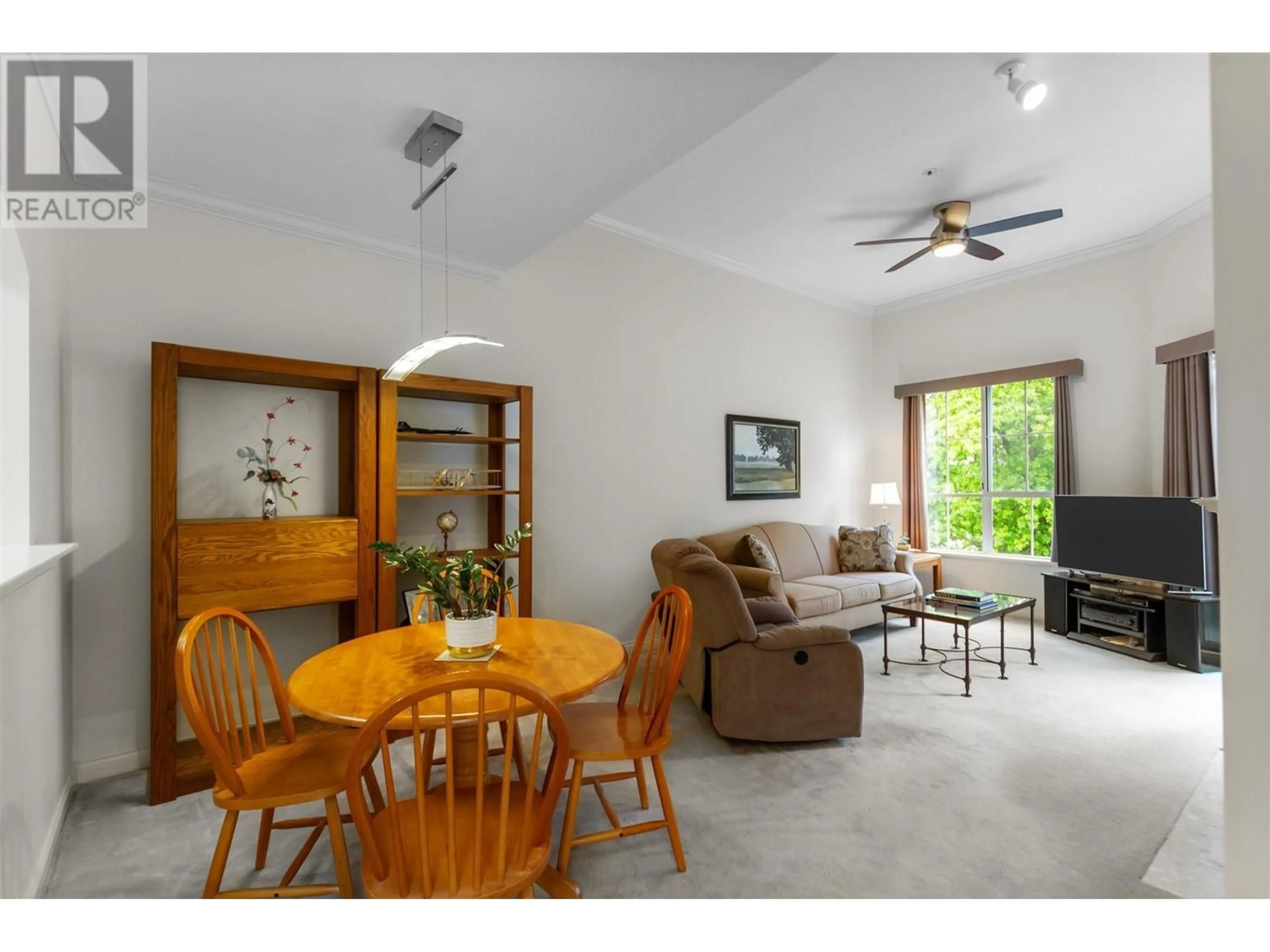 Living room with furniture, unknown for 409 - 2995 PRINCESS CRESCENT, Coquitlam British Columbia V3B7N1