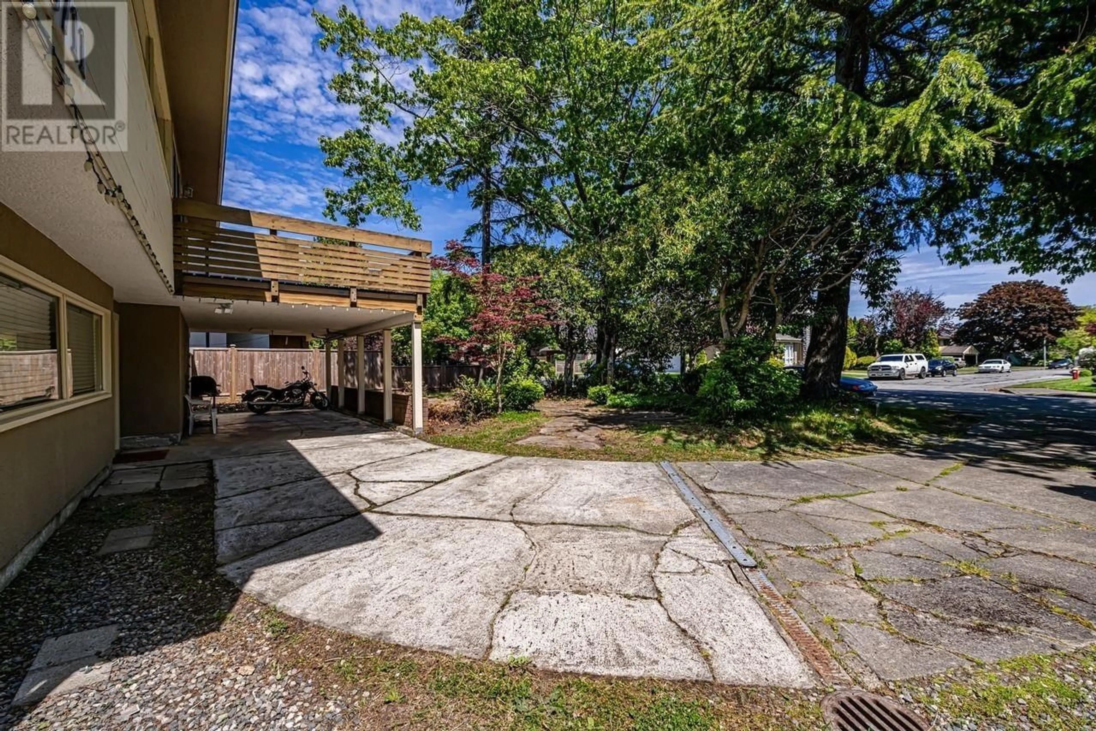 Patio, street for 8711 SEAFAIR DRIVE, Richmond British Columbia V7C1X7