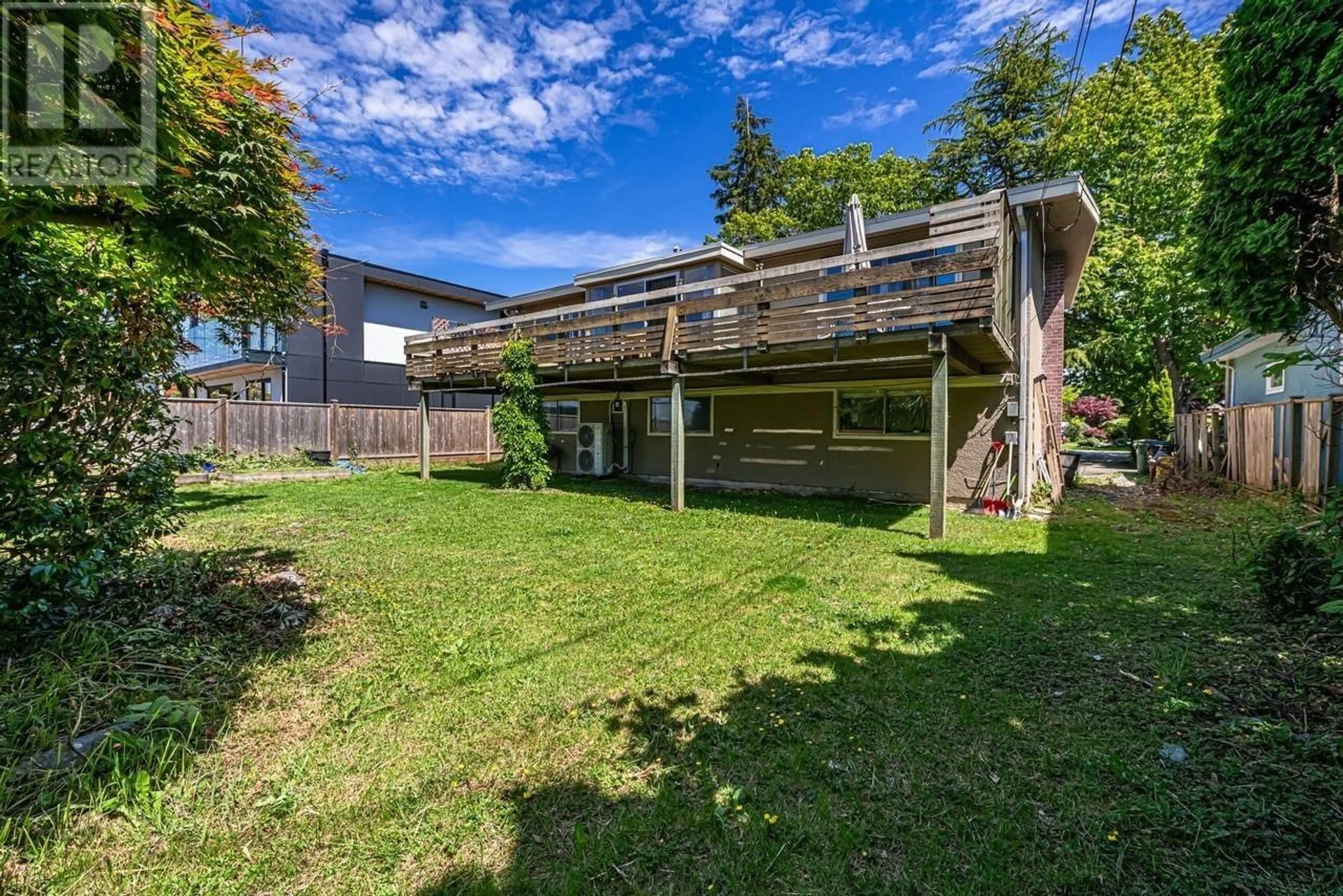 A pic from outside/outdoor area/front of a property/back of a property/a pic from drone, unknown for 8711 SEAFAIR DRIVE, Richmond British Columbia V7C1X7