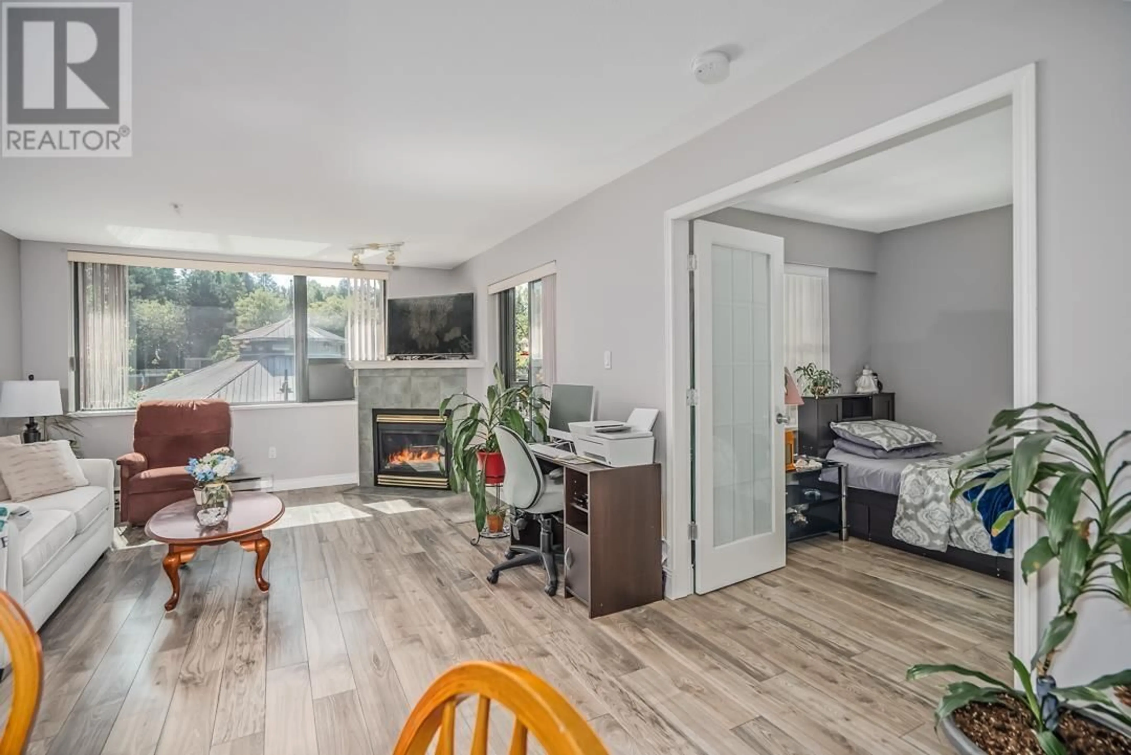 A pic of a room for 219 - 225 NEWPORT DRIVE, Port Moody British Columbia V3H5C7