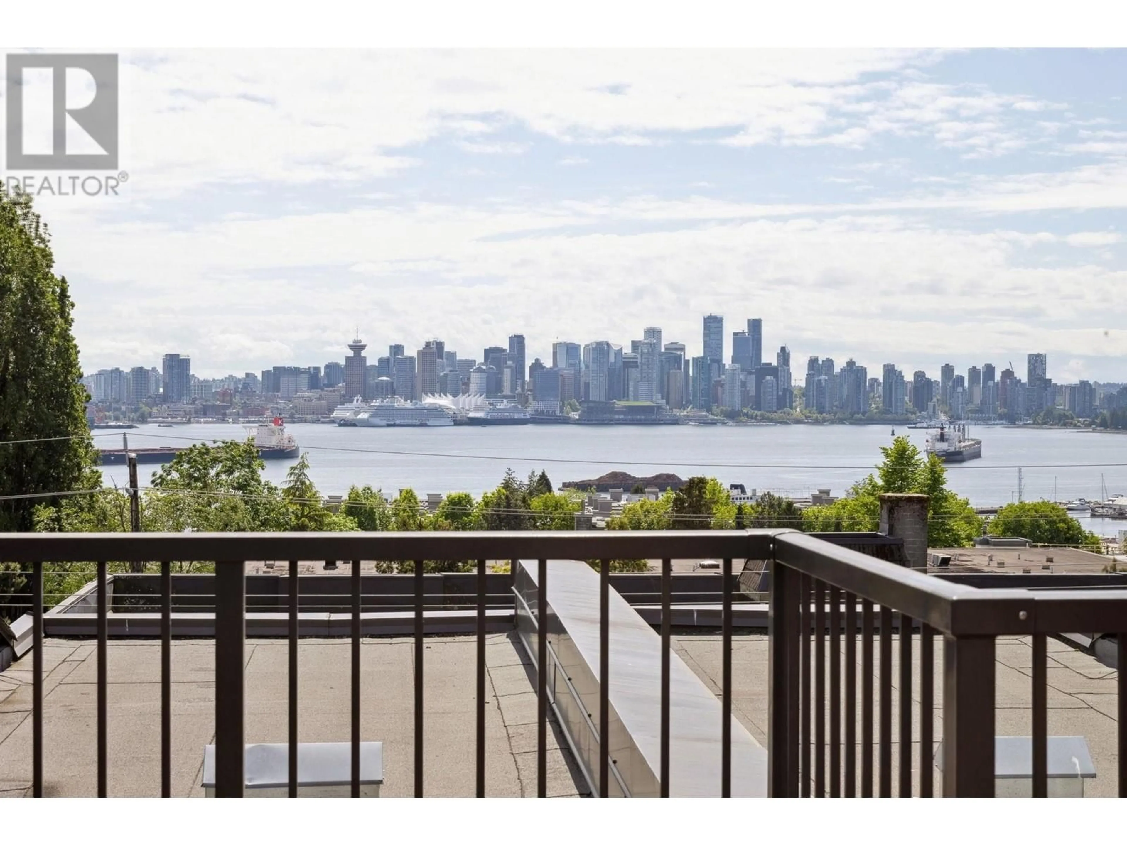 Balcony in the apartment, water/lake/river/ocean view for 315 - 251 4TH STREET, North Vancouver British Columbia V7M1H8