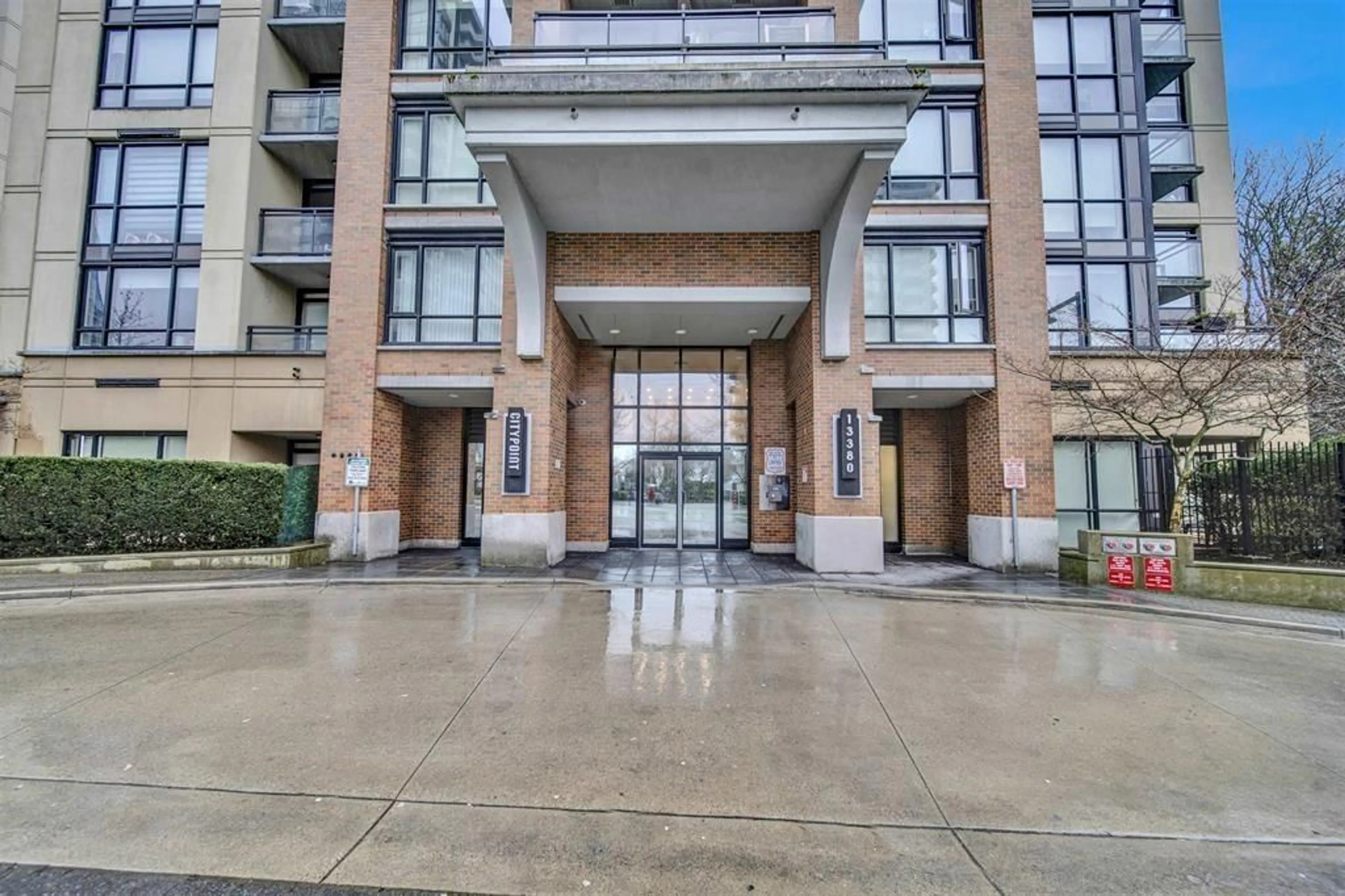 Indoor foyer for 1509 - 13380 108, Surrey British Columbia V3T0E7