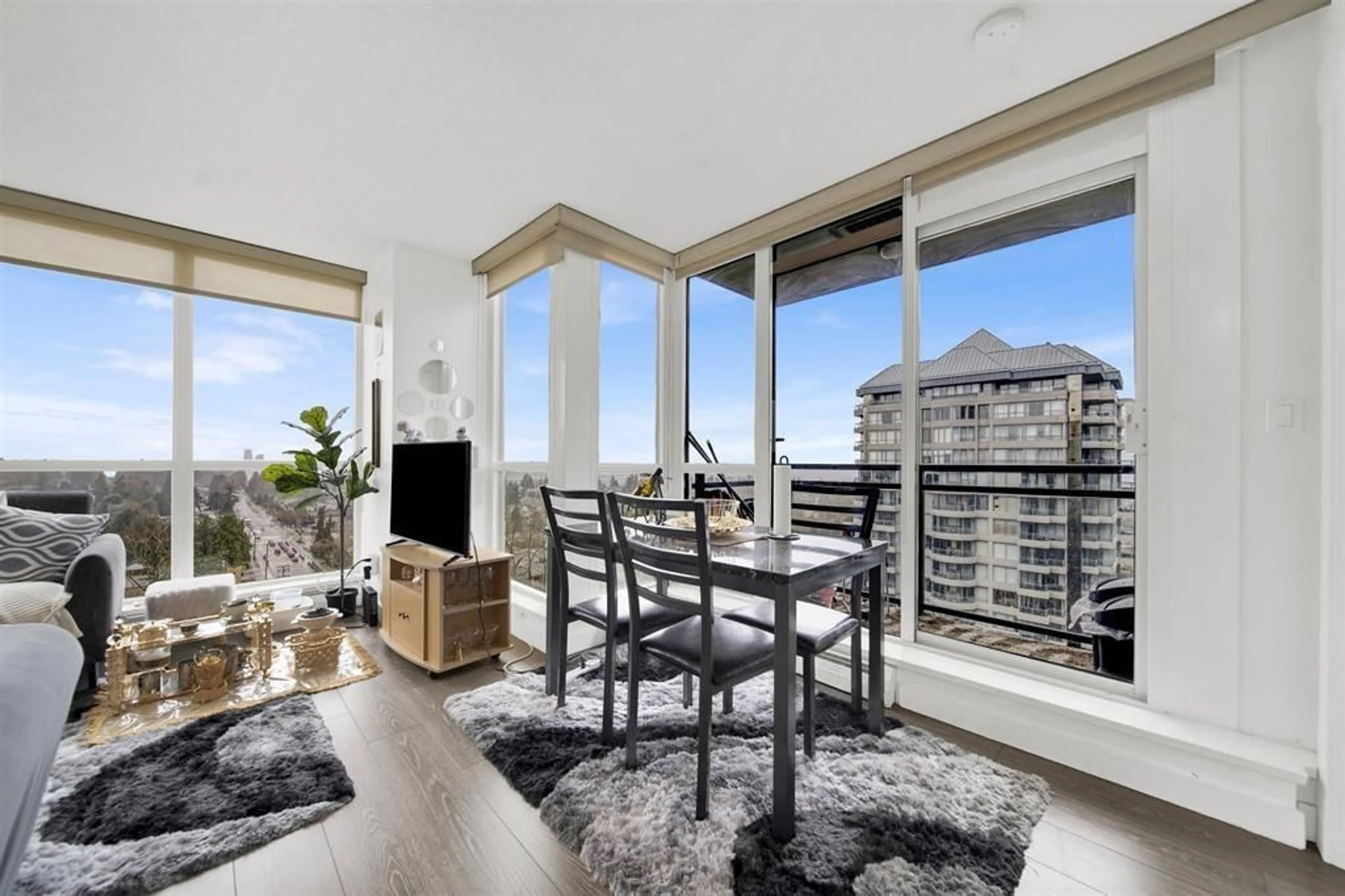 Living room with furniture, unknown for 1509 - 13380 108, Surrey British Columbia V3T0E7