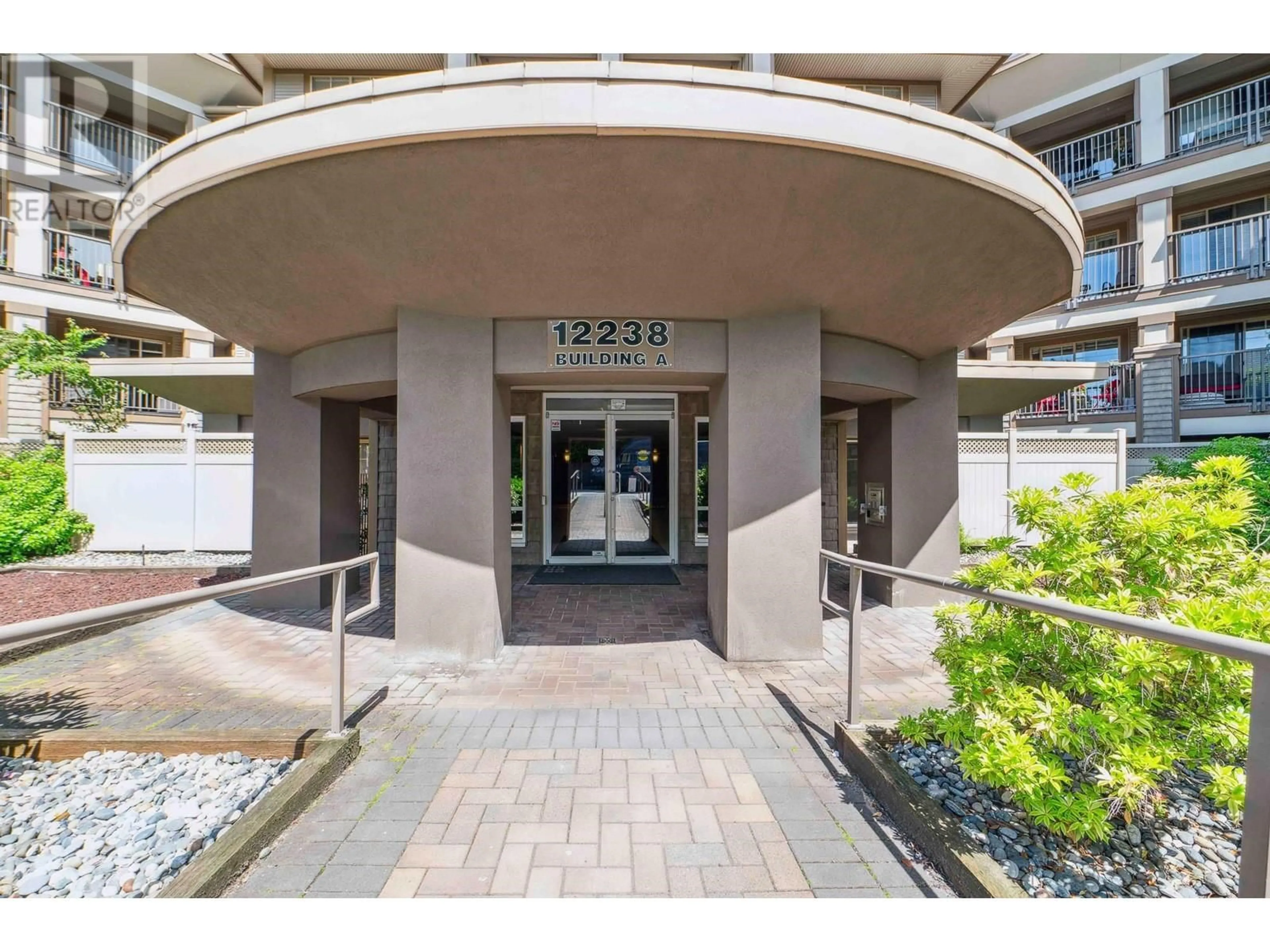 Indoor foyer for 225 - 12238 224TH STREET, Maple Ridge British Columbia V2X8W5
