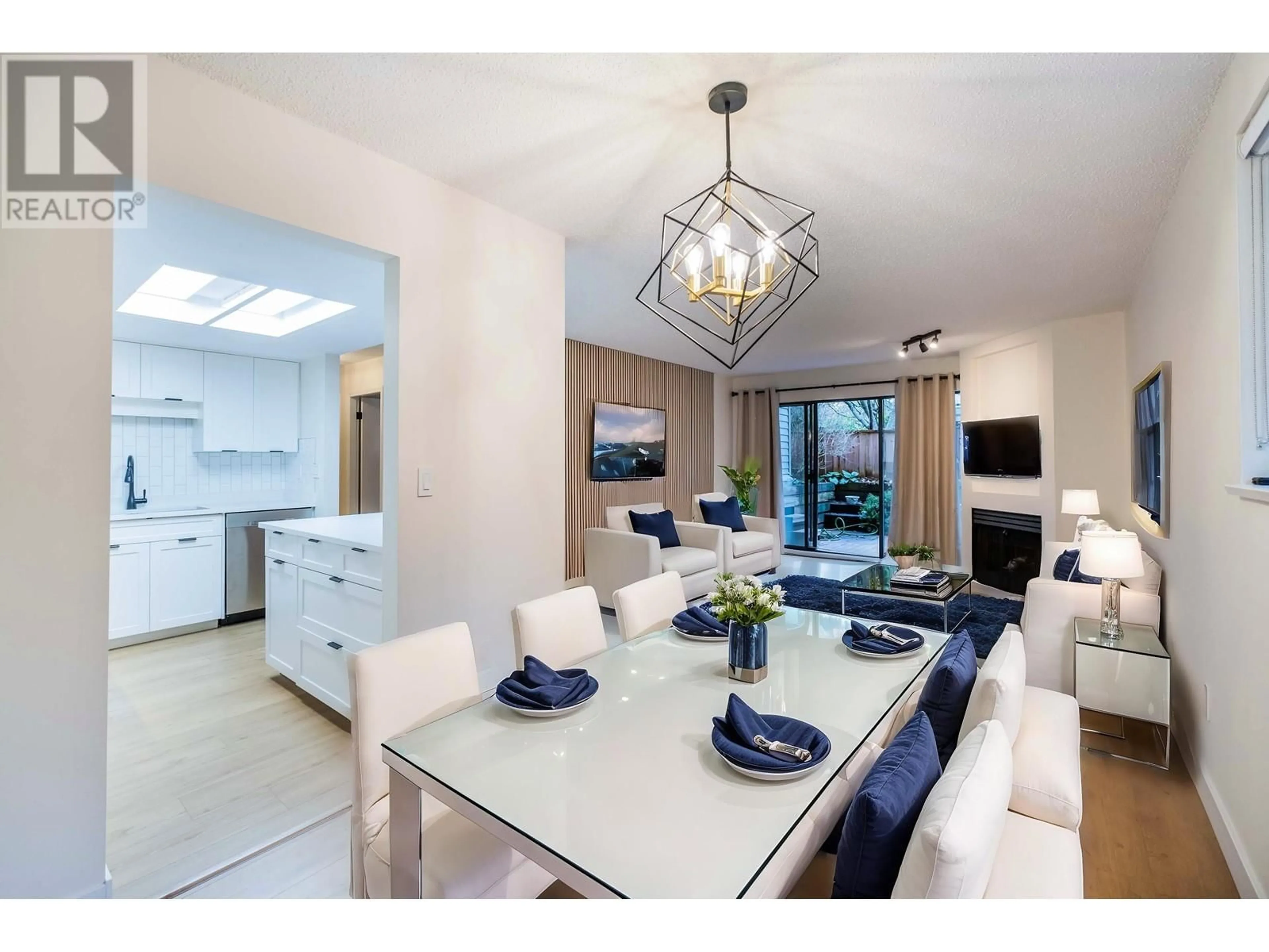 Unknown for 104 - 2925 GLEN DRIVE, Coquitlam British Columbia V3B7H9