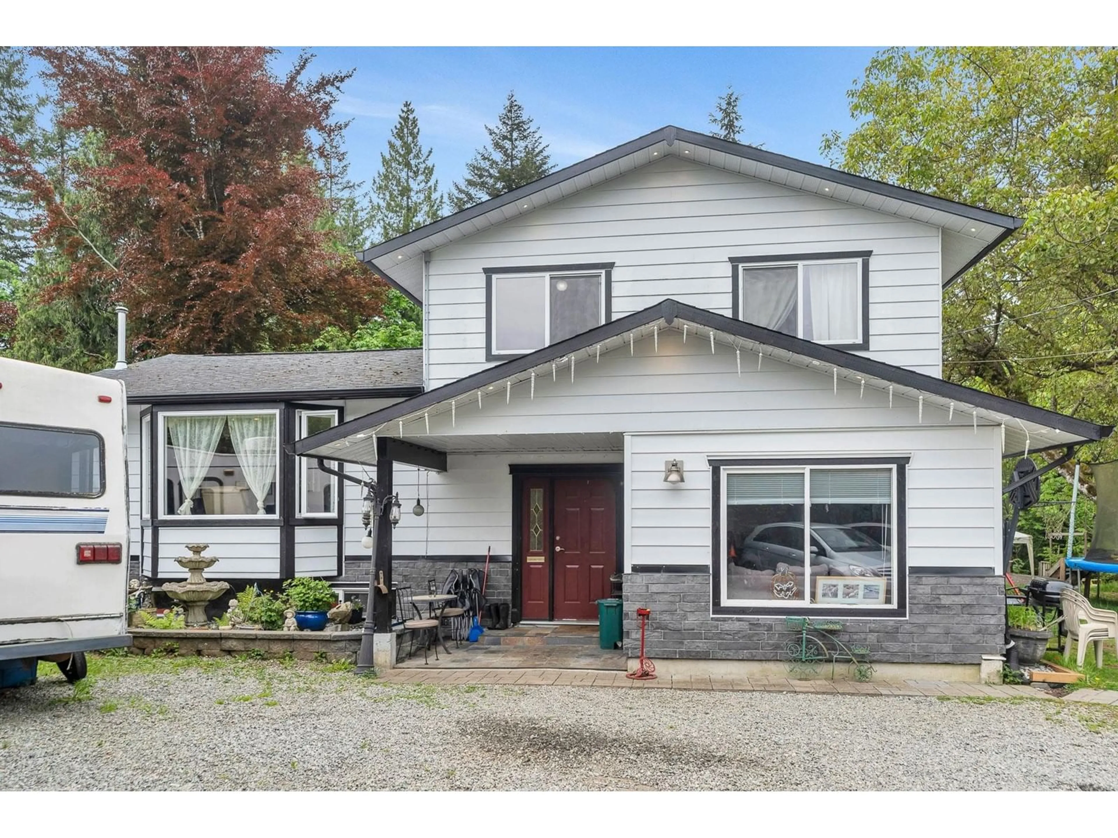 Home with vinyl exterior material, street for 32358 MCBRIDE, Mission British Columbia V2V6A2