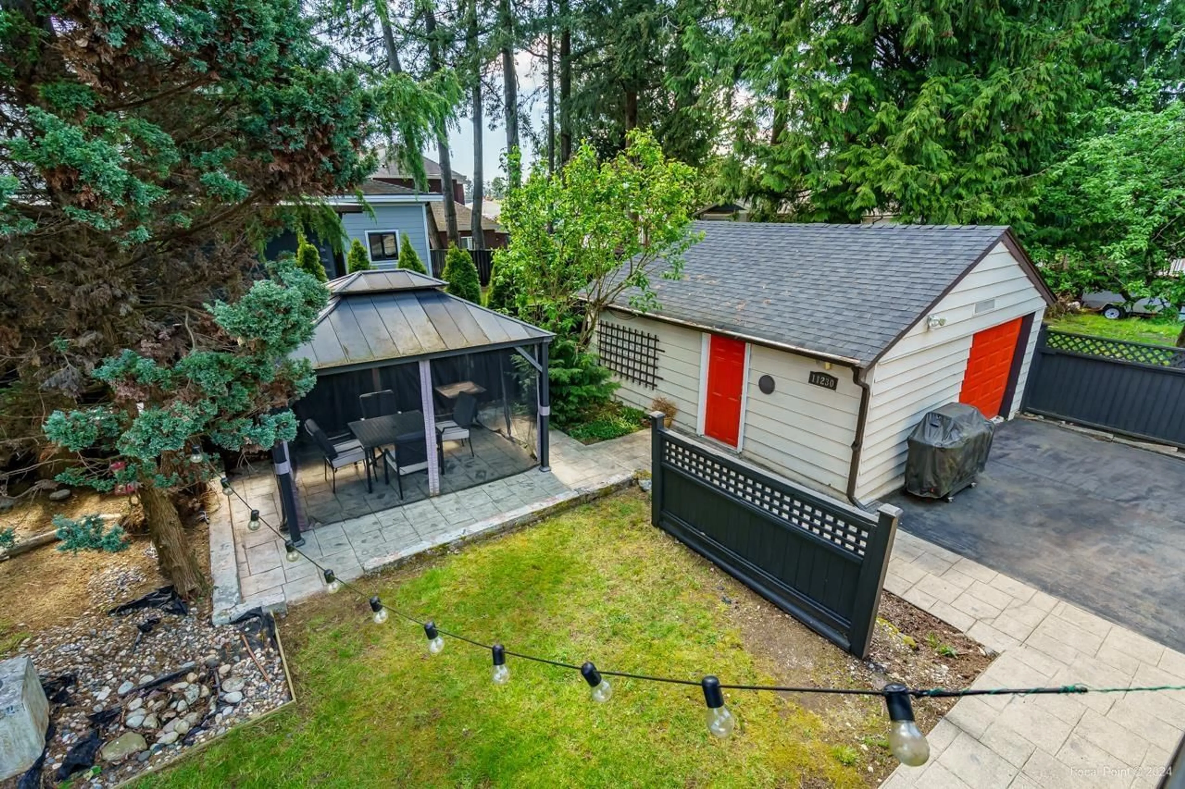 A pic from outside/outdoor area/front of a property/back of a property/a pic from drone, street for 11230 82, Delta British Columbia V4C2B7