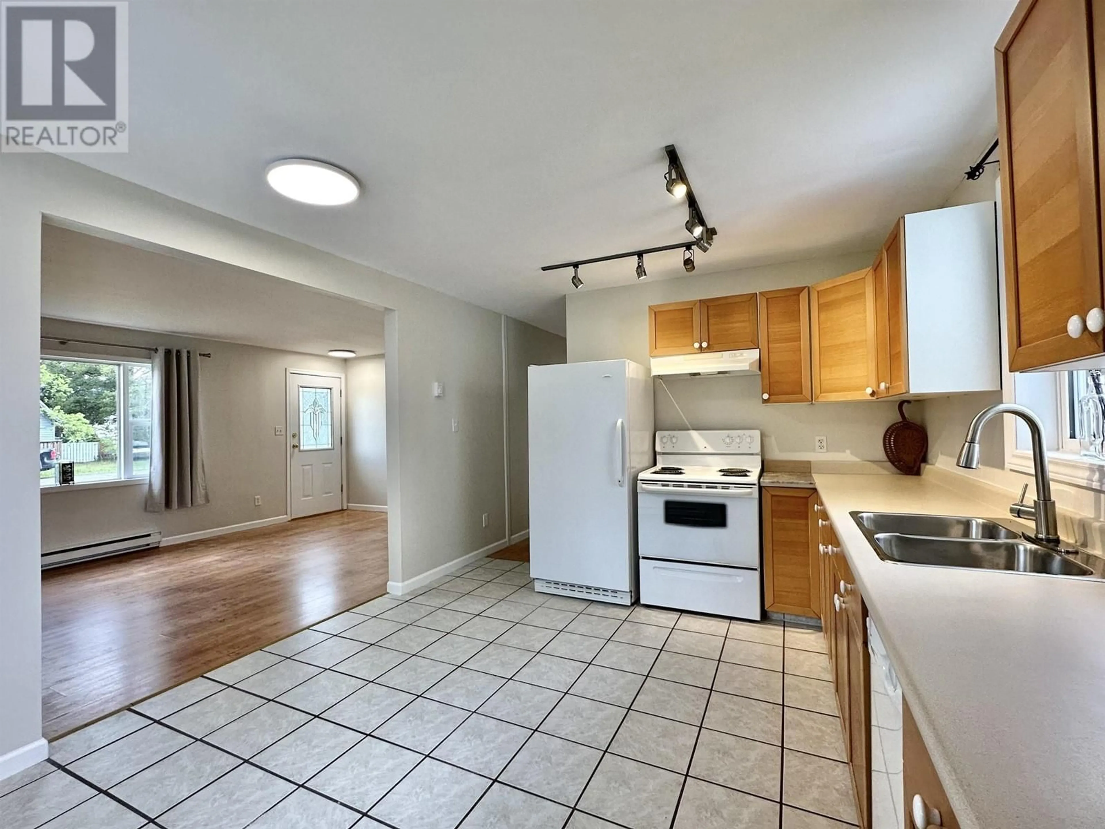 Open concept kitchen, unknown for 1036 7TH AVENUE, Valemount British Columbia V0E2Z0