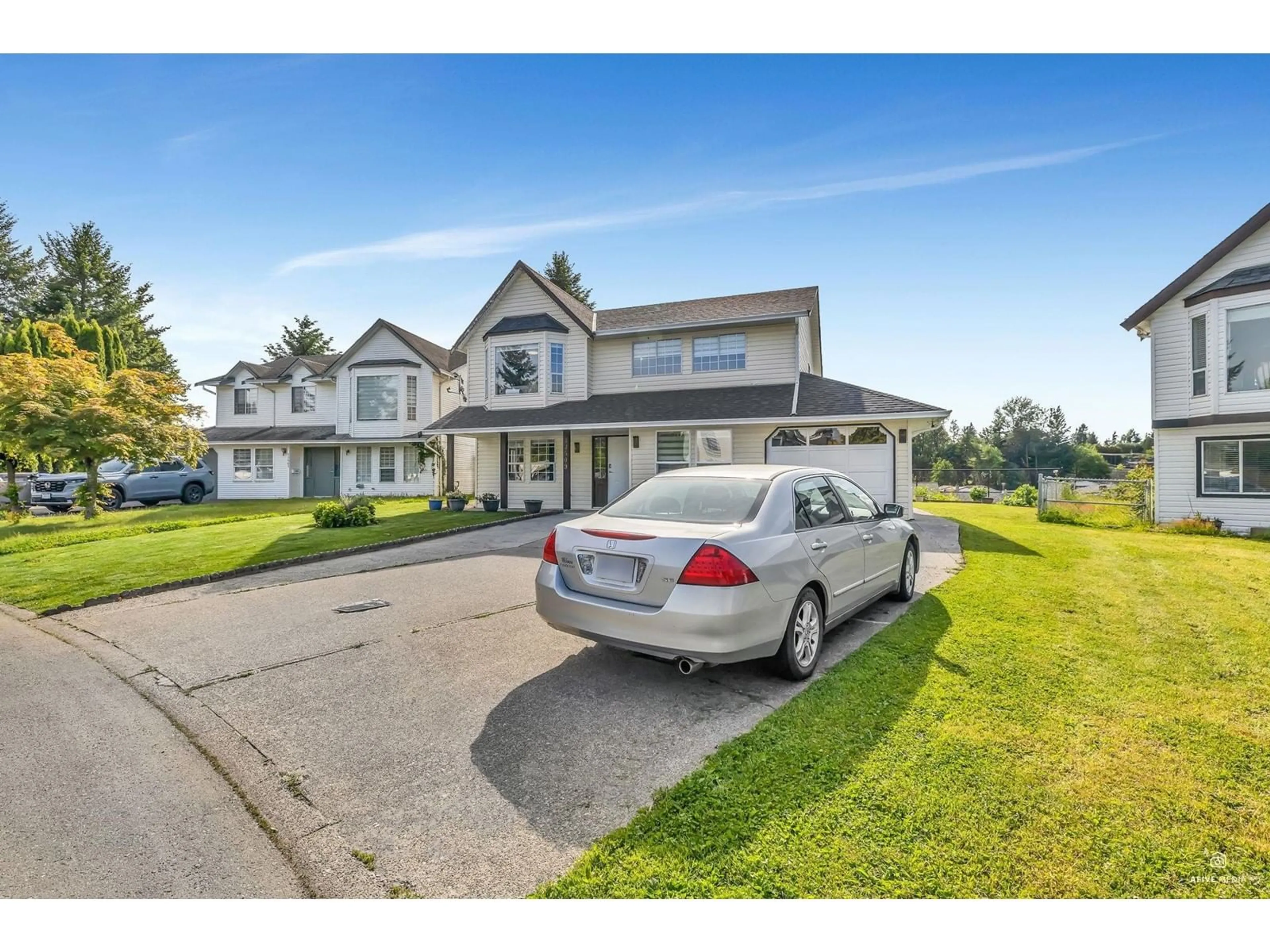 A pic from outside/outdoor area/front of a property/back of a property/a pic from drone, street for 33509 KETCH, Abbotsford British Columbia V2S8B3