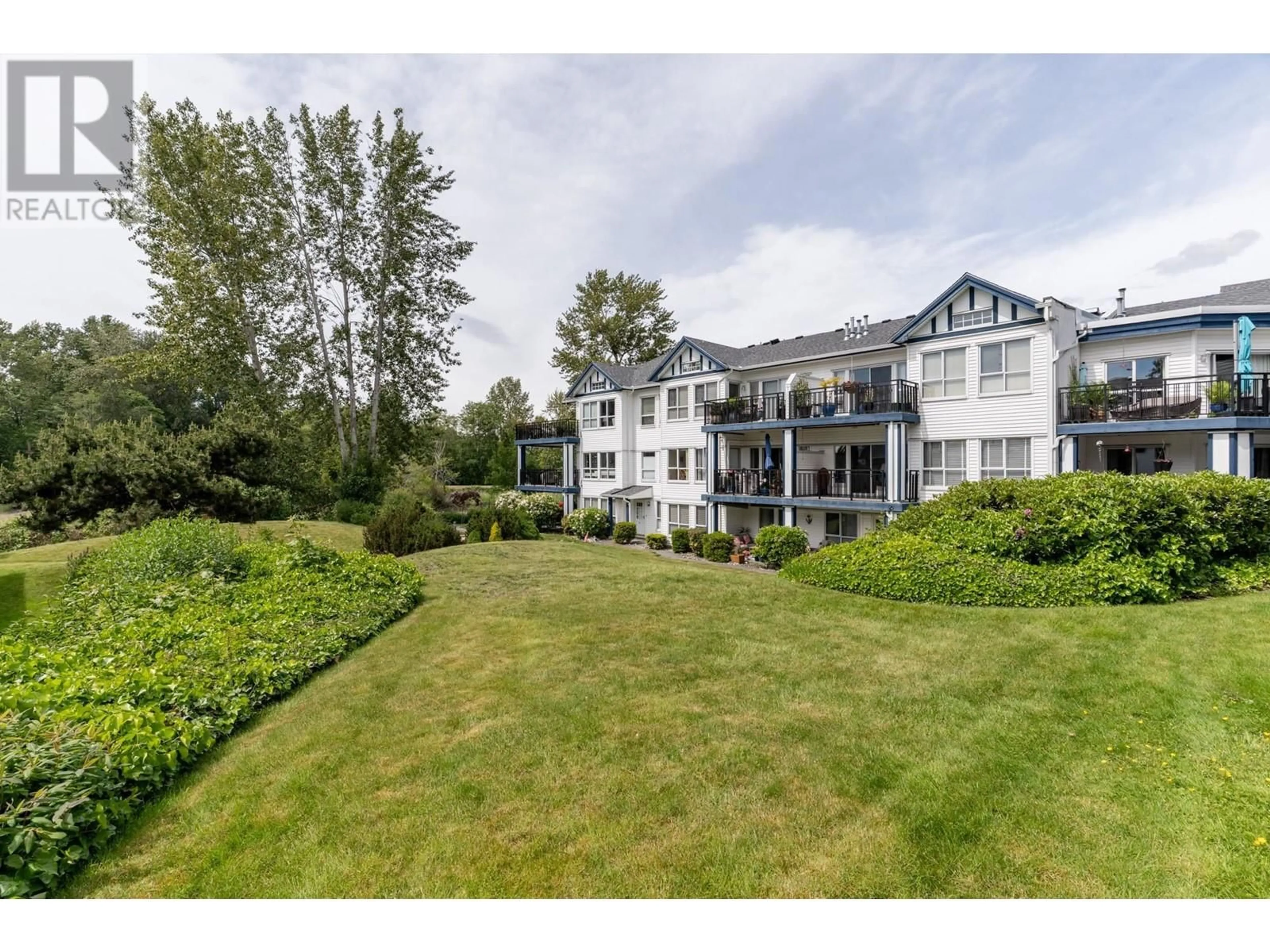 A pic from outside/outdoor area/front of a property/back of a property/a pic from drone, unknown for 207 - 4955 RIVER ROAD, Delta British Columbia V4K4V9
