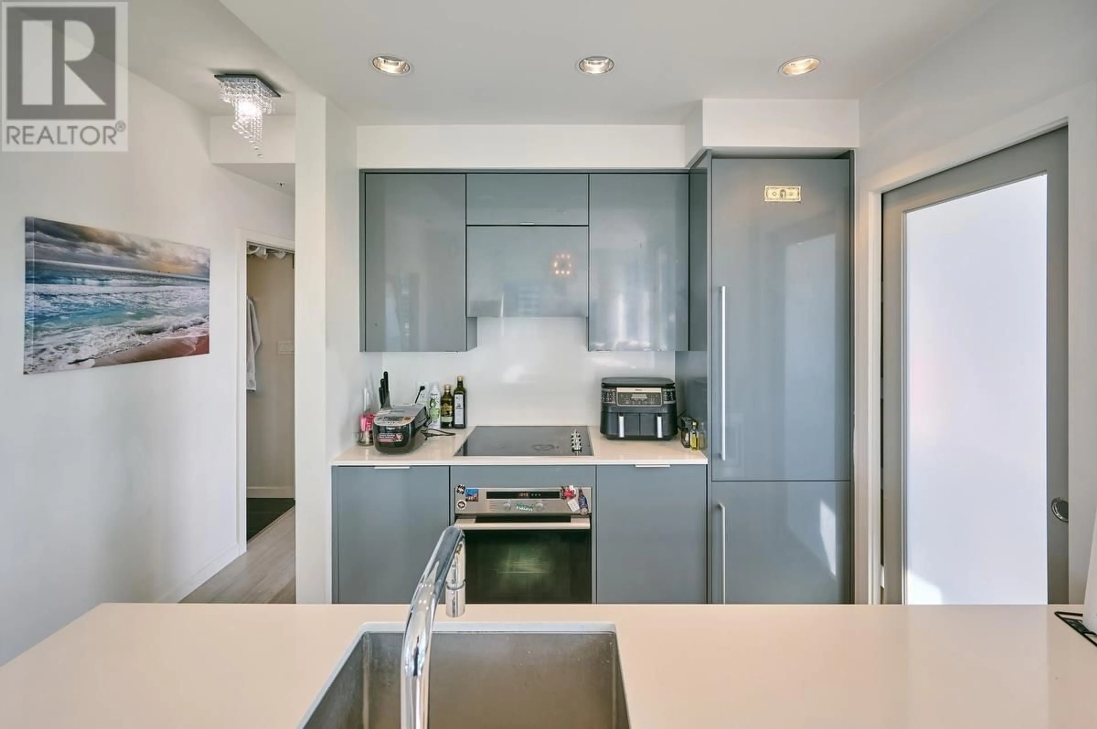 Contemporary kitchen, ceramic/tile floor for 2608 - 161 GEORGIA STREET, Vancouver British Columbia V6B0K9
