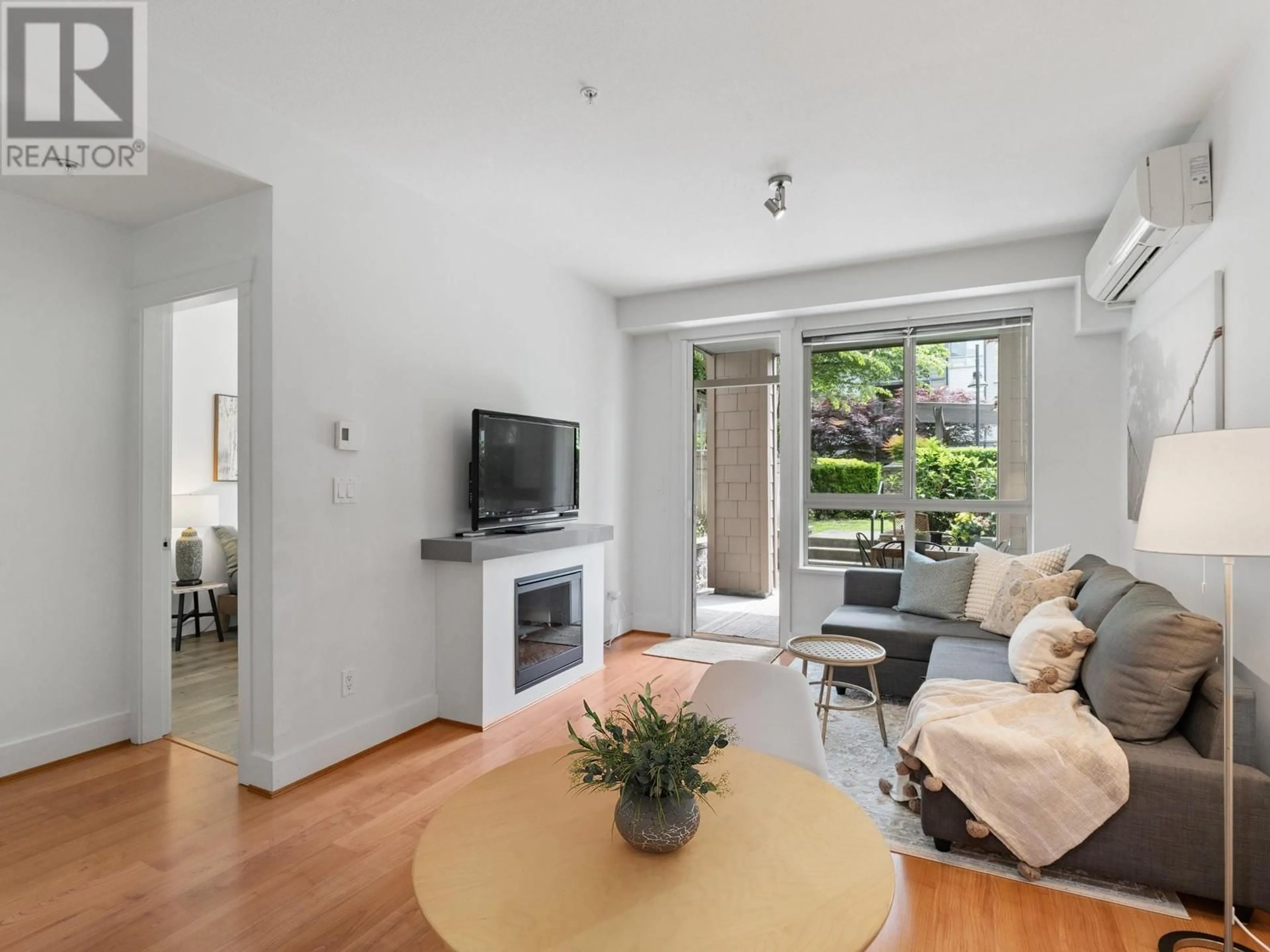 Living room with furniture, unknown for 208 - 7428 BYRNEPARK WALK, Burnaby British Columbia V3N0B4