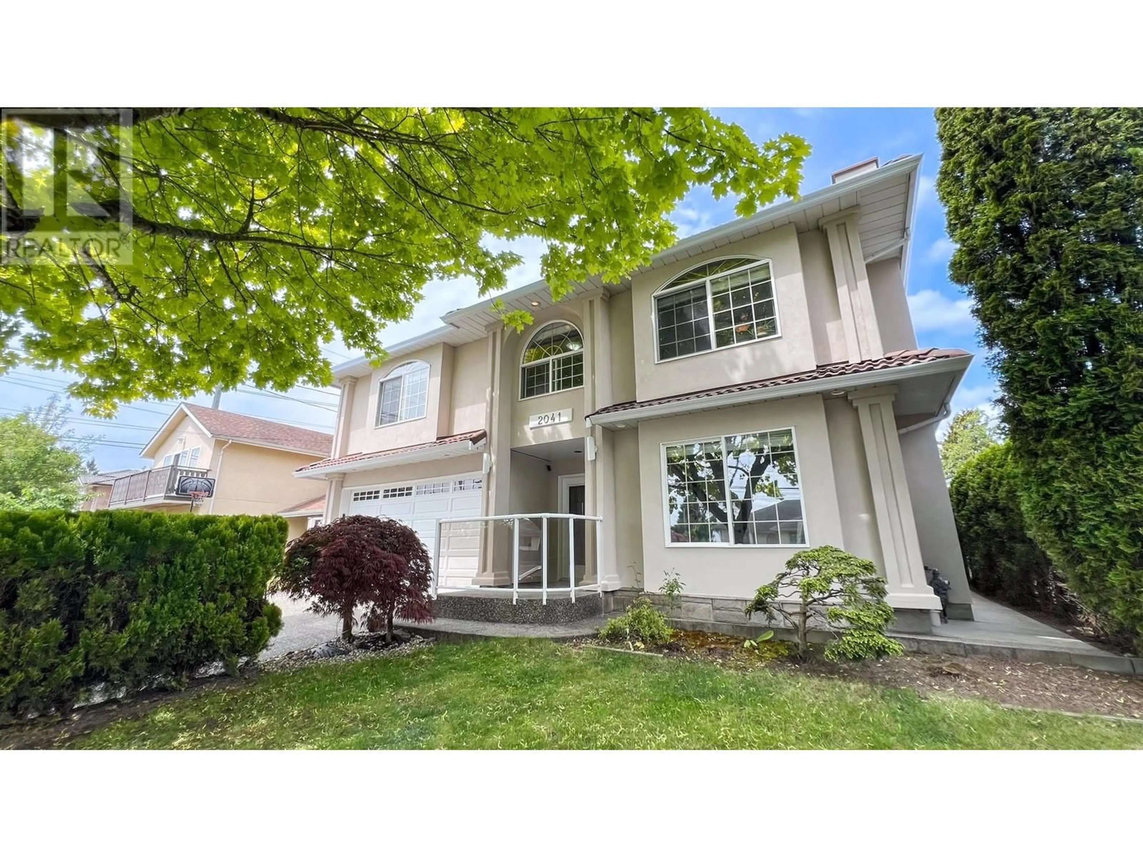 Home with vinyl exterior material, street for 2041 EDINBURGH STREET, New Westminster British Columbia V3M2X7