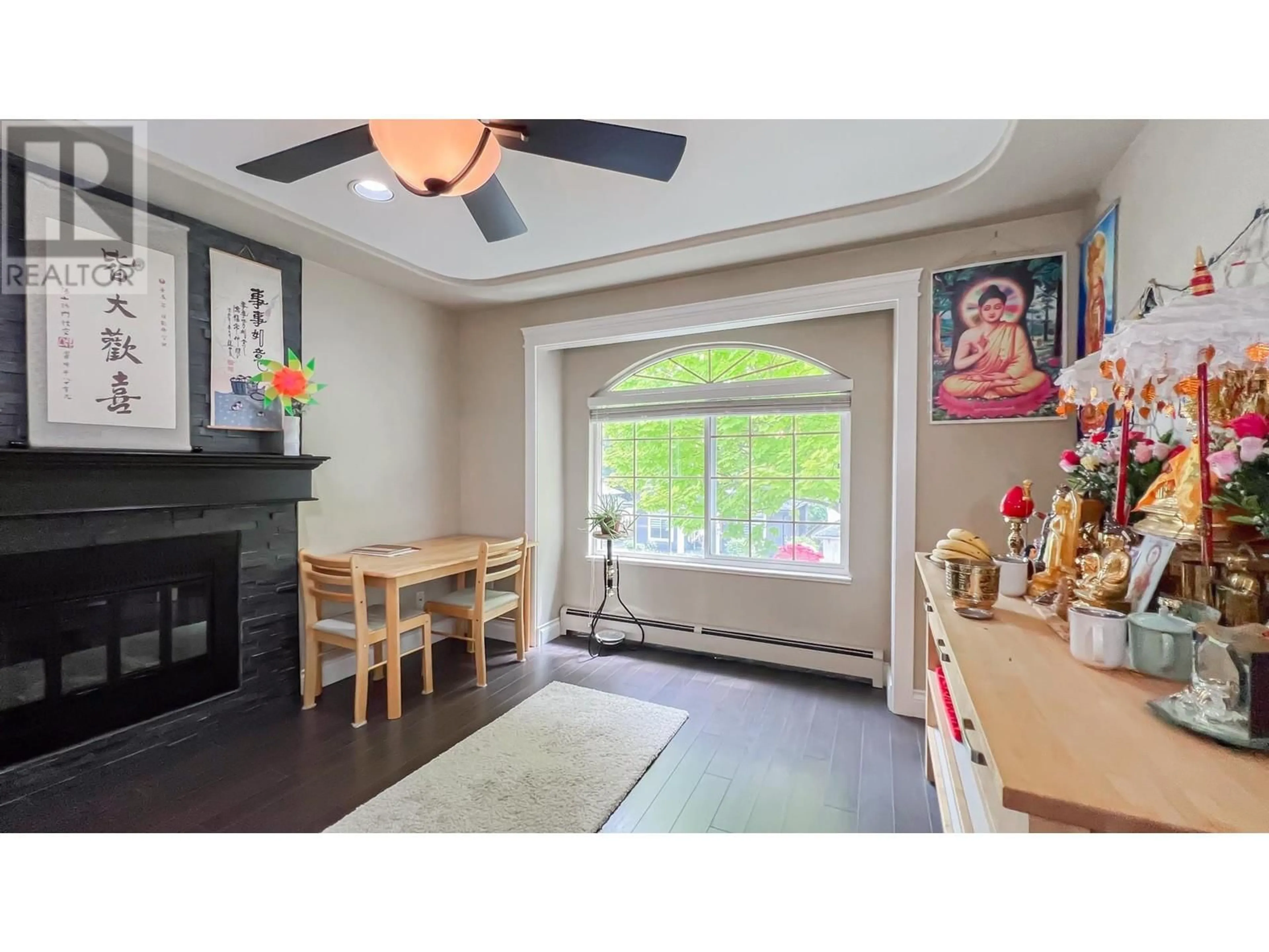 Unknown for 2041 EDINBURGH STREET, New Westminster British Columbia V3M2X7
