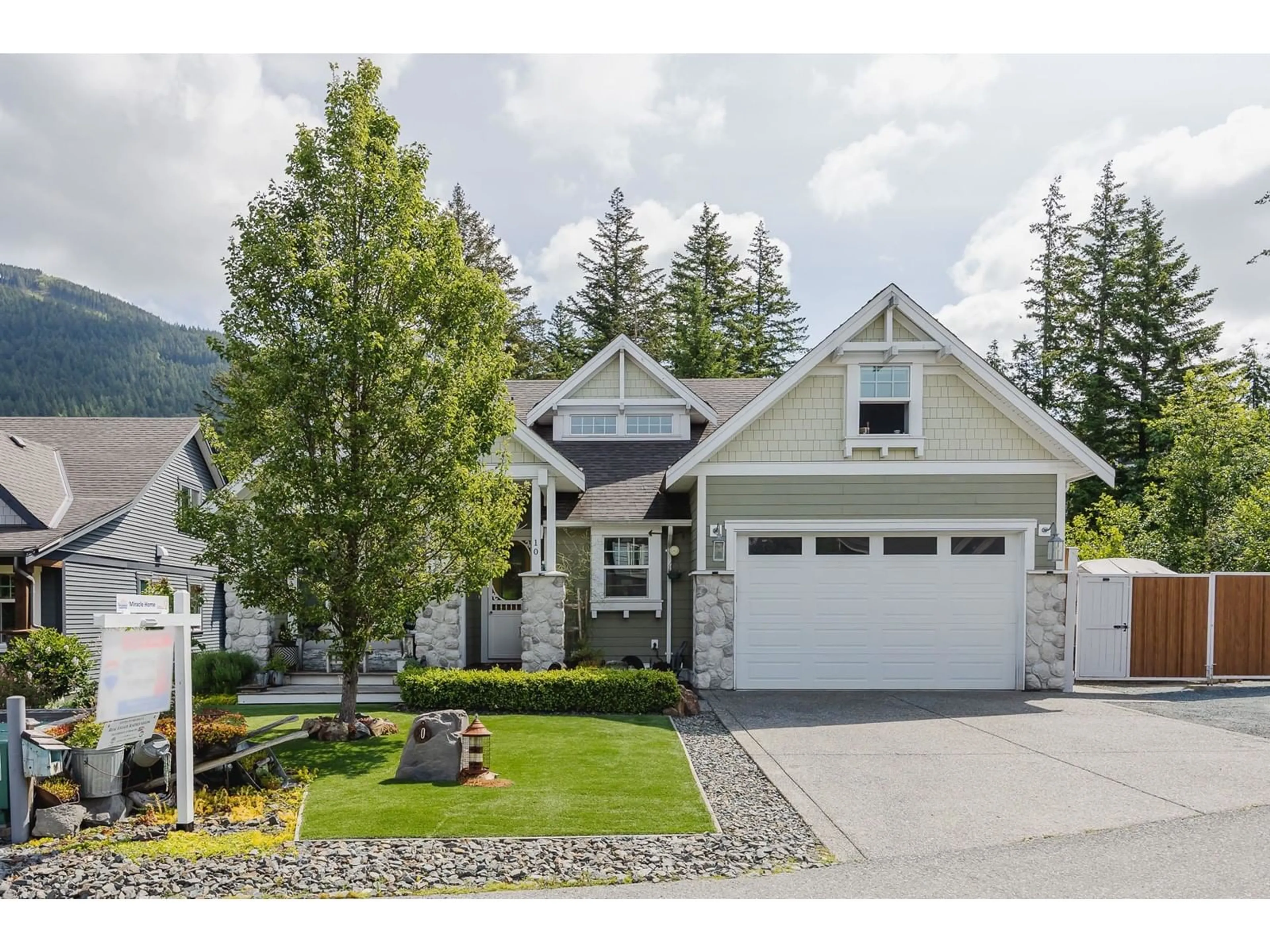 Home with vinyl exterior material, mountain view for 10 - 1911 WOODSIDE BOULEVARD, Agassiz British Columbia V0M1A1